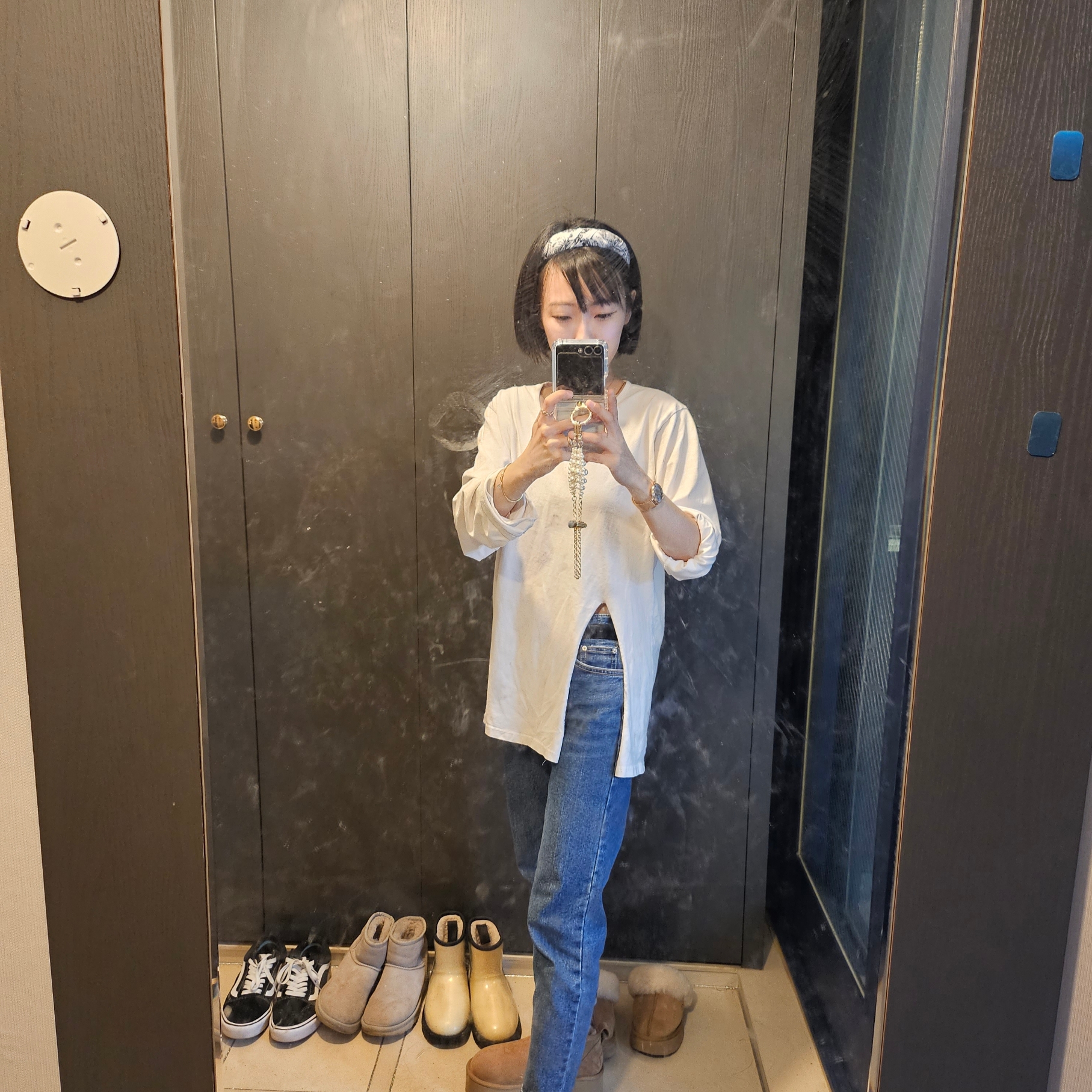 (W) UGG Classic Ultra Mini Platform Boots Chestnut 착용 스타일 - 1