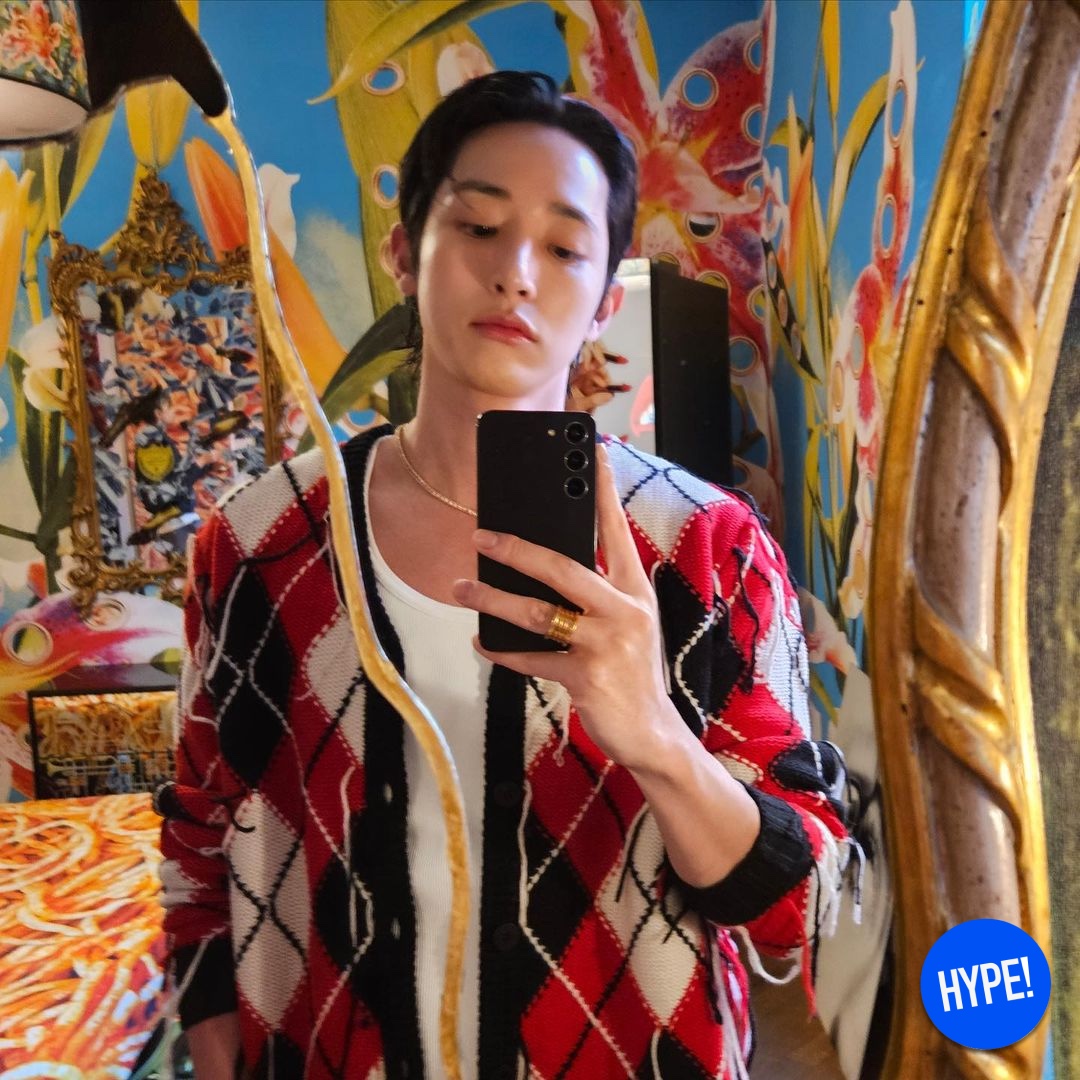 (W) Play Comme des Garcons Red Heart Knit Cardigan Red, (W) Vivienne Westwood Bea Cardigan Red 착용 스타일 - 4