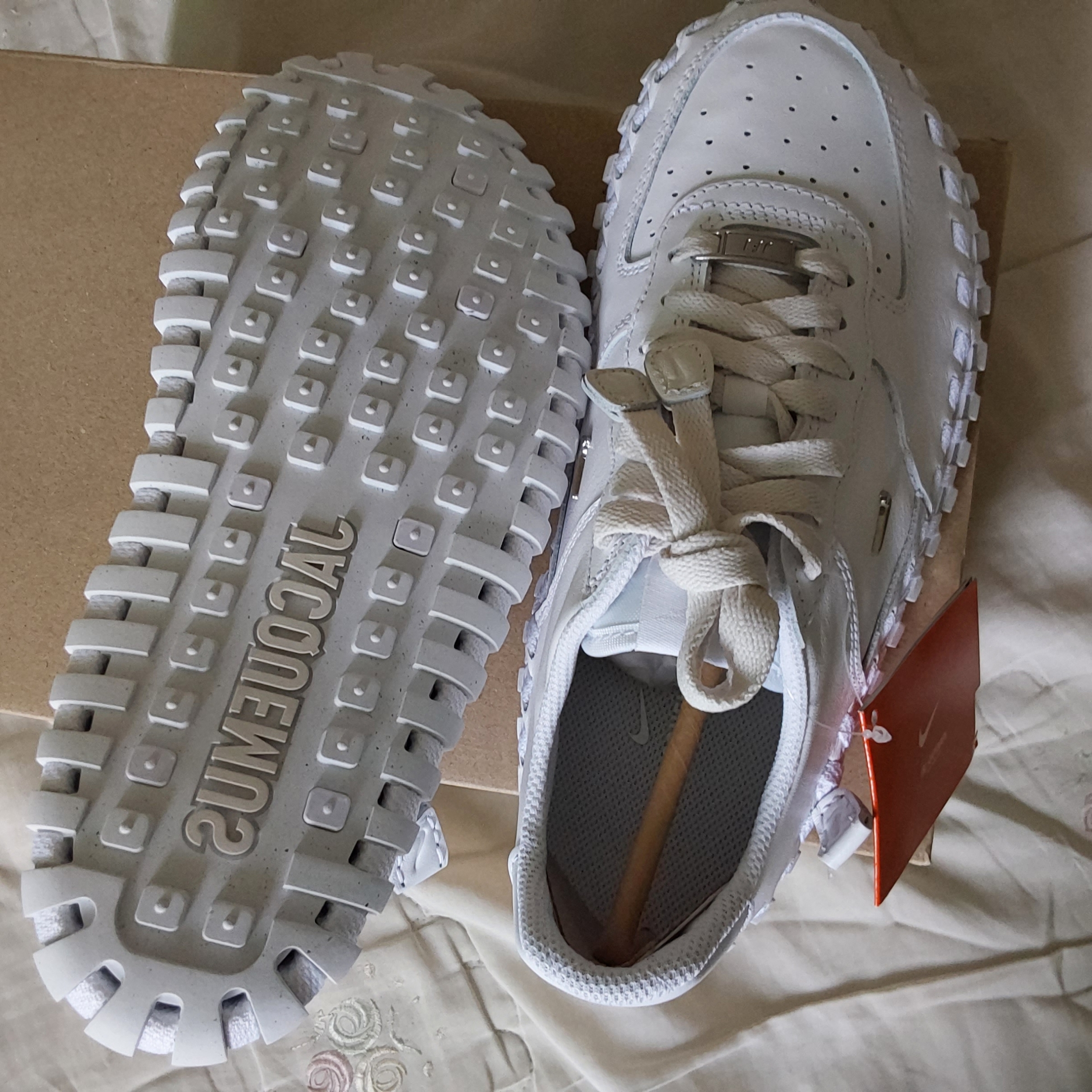 Nike x Jacquemus J Force 1 Low LX SP White 착용 스타일 - 2