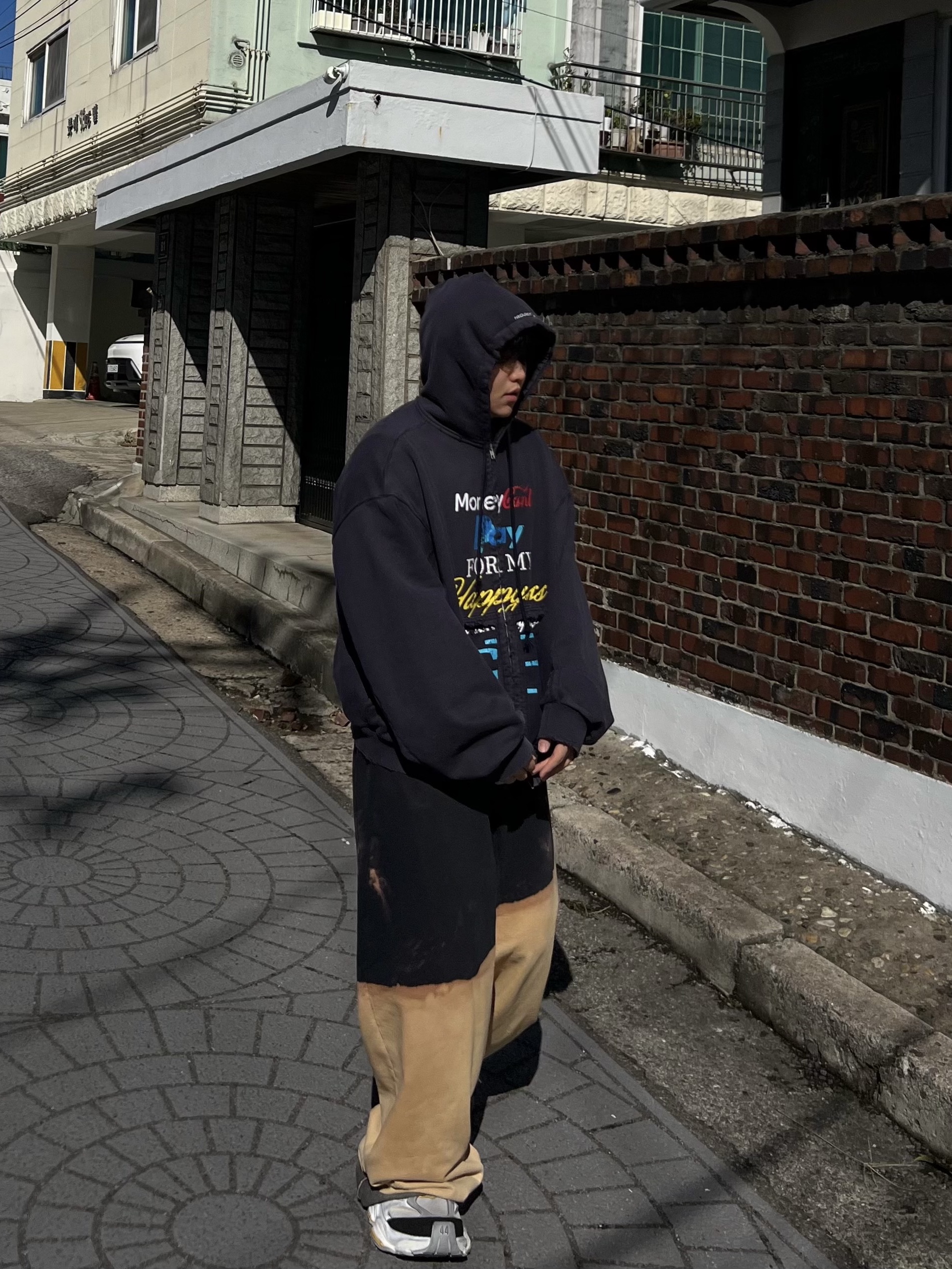 Balenciaga Cargo Sneakers Grey Black Yellow, Project G/R Happiness Zip Hoodie Navy 착용 스타일 - 2