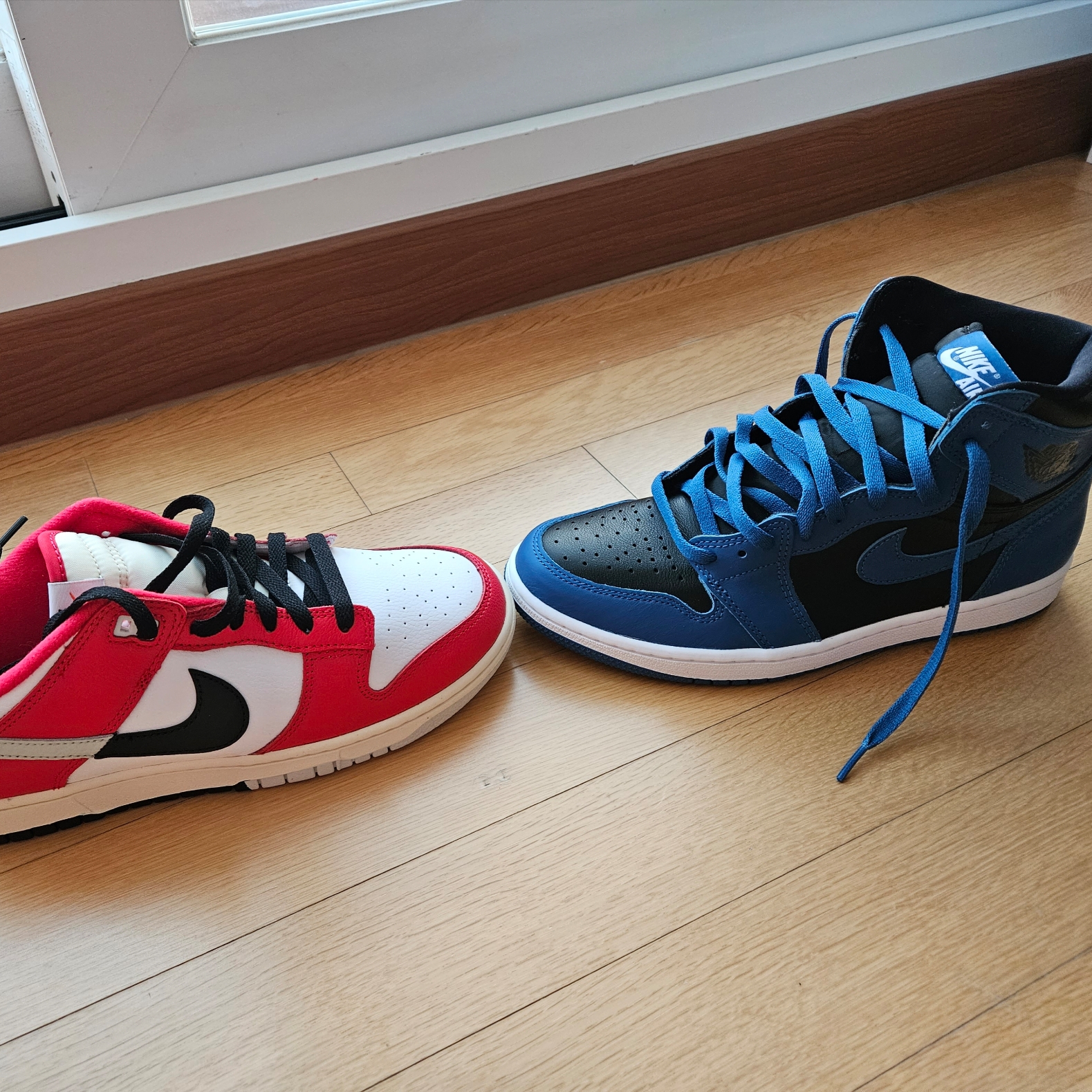 Nike Dunk Low Retro PRM University Red Black 착용 스타일 - 1