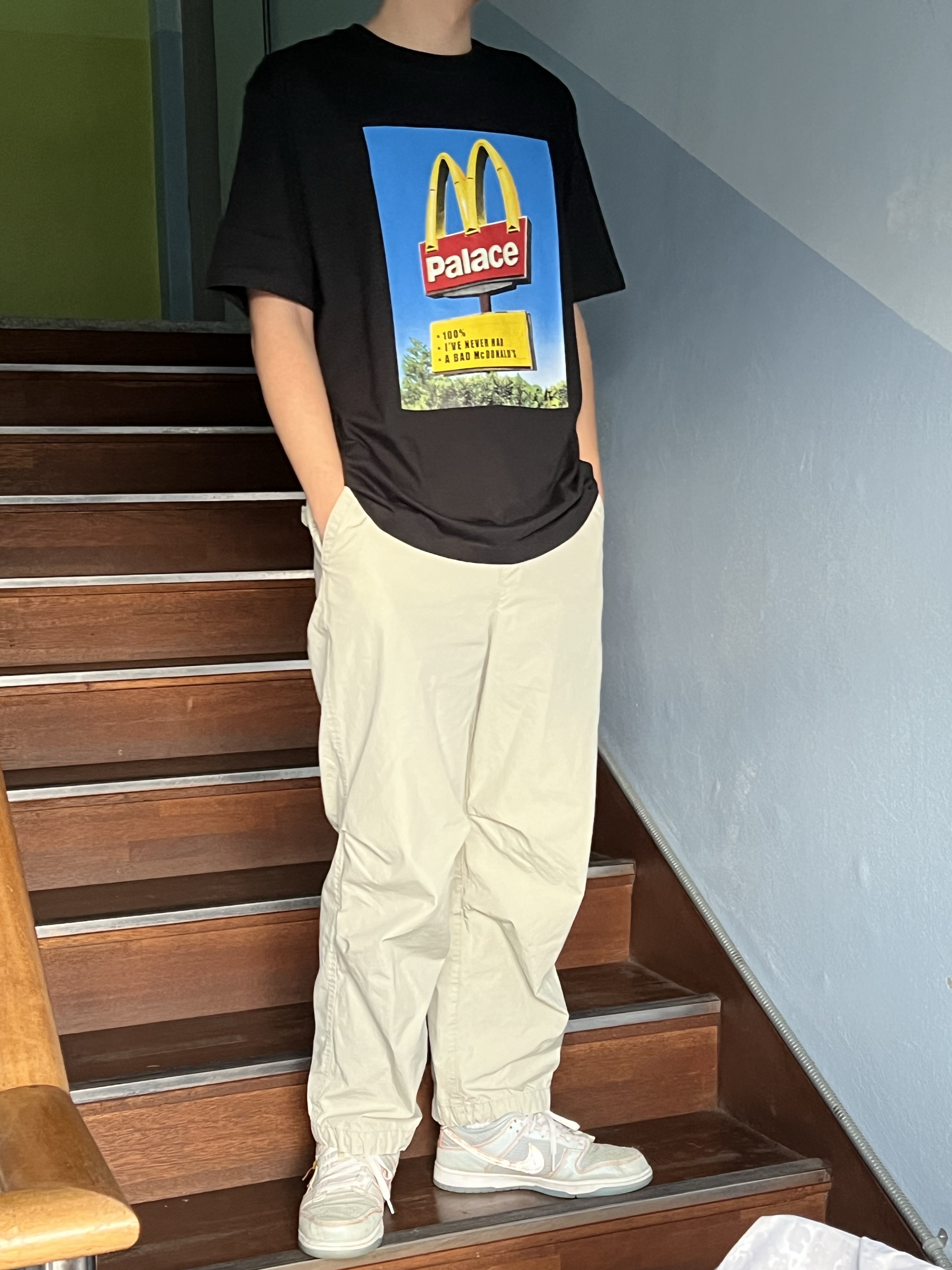 Palace x McDonald's Sign T-Shirt Black - 23FW, Nike x Union Dunk Low Passport Pack Argon 착용 스타일 - 1