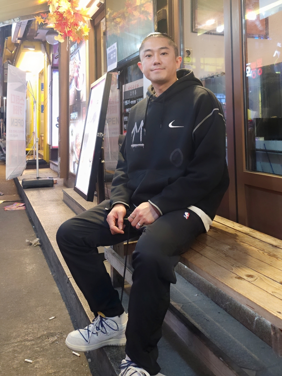 Nike x Off-White NRG RU Hoodie, Nike x Fear of God Warm Up Pants Off Noir 착용 스타일 - 2