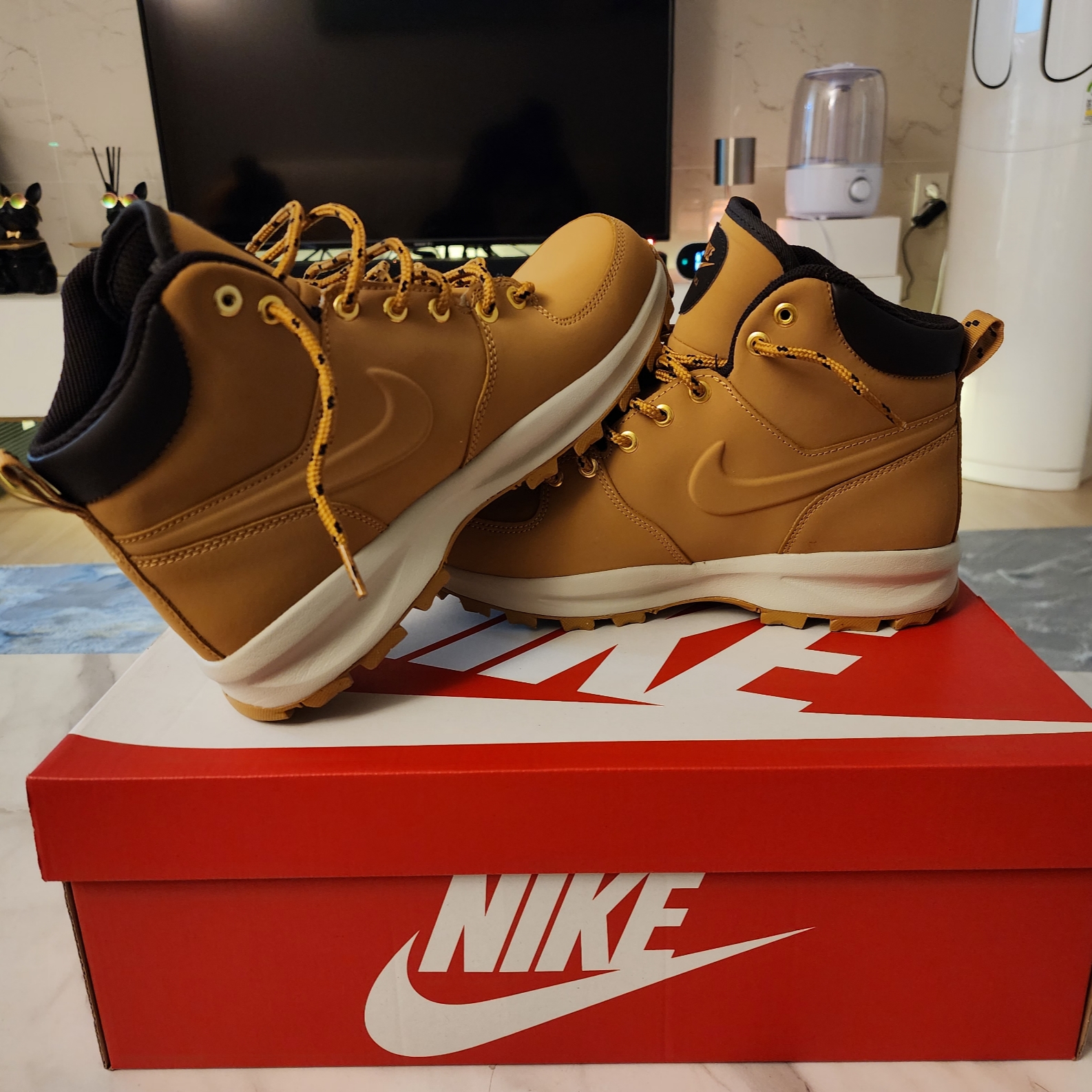 Nike Manoa Leather Haystack 착용 스타일