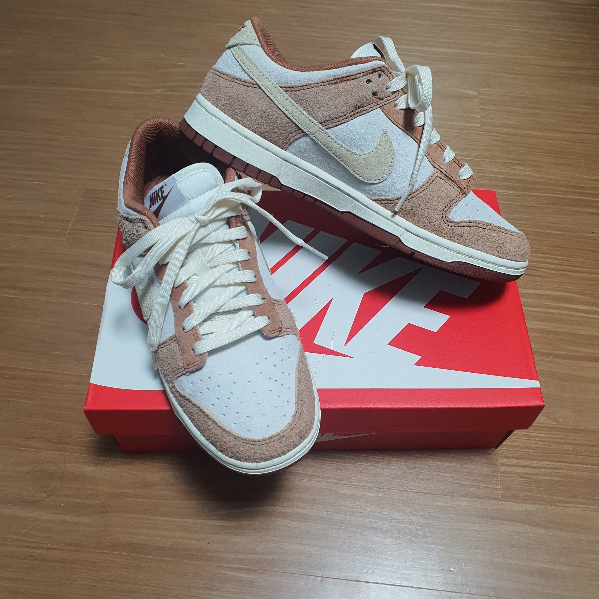 Nike Dunk Low Pro Premium Medium Curry 착용 스타일 - 3