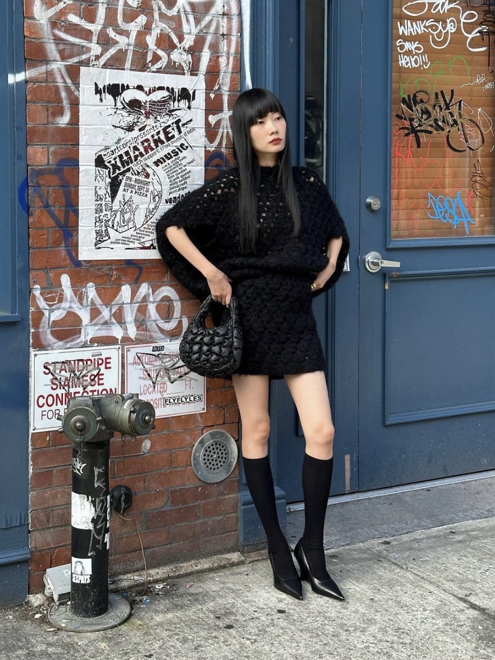 COS Quilted Mini Bag Leather Black 착용 스타일