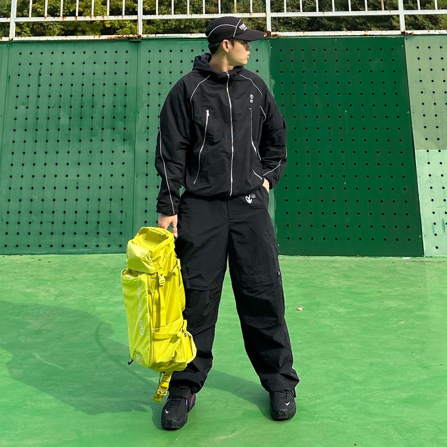 Nike x Ambush Air Adjust Force SP Black and Psychic Purple 착용 스타일 - 1