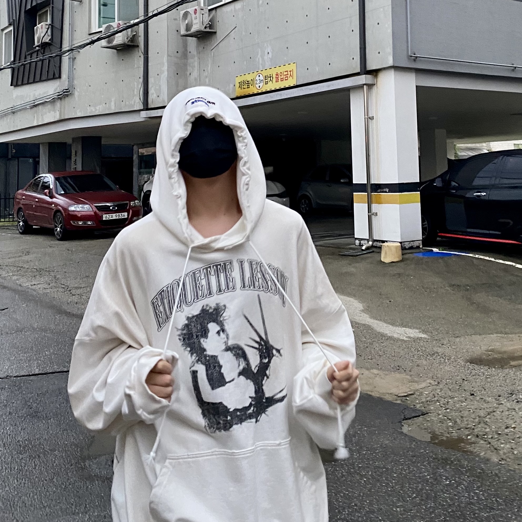 Project G/R x Atmos Etiquette Lesson Vintage Washed Hoodie White, Balenciaga 3XL Sneakers Beige 착용 스타일 - 1