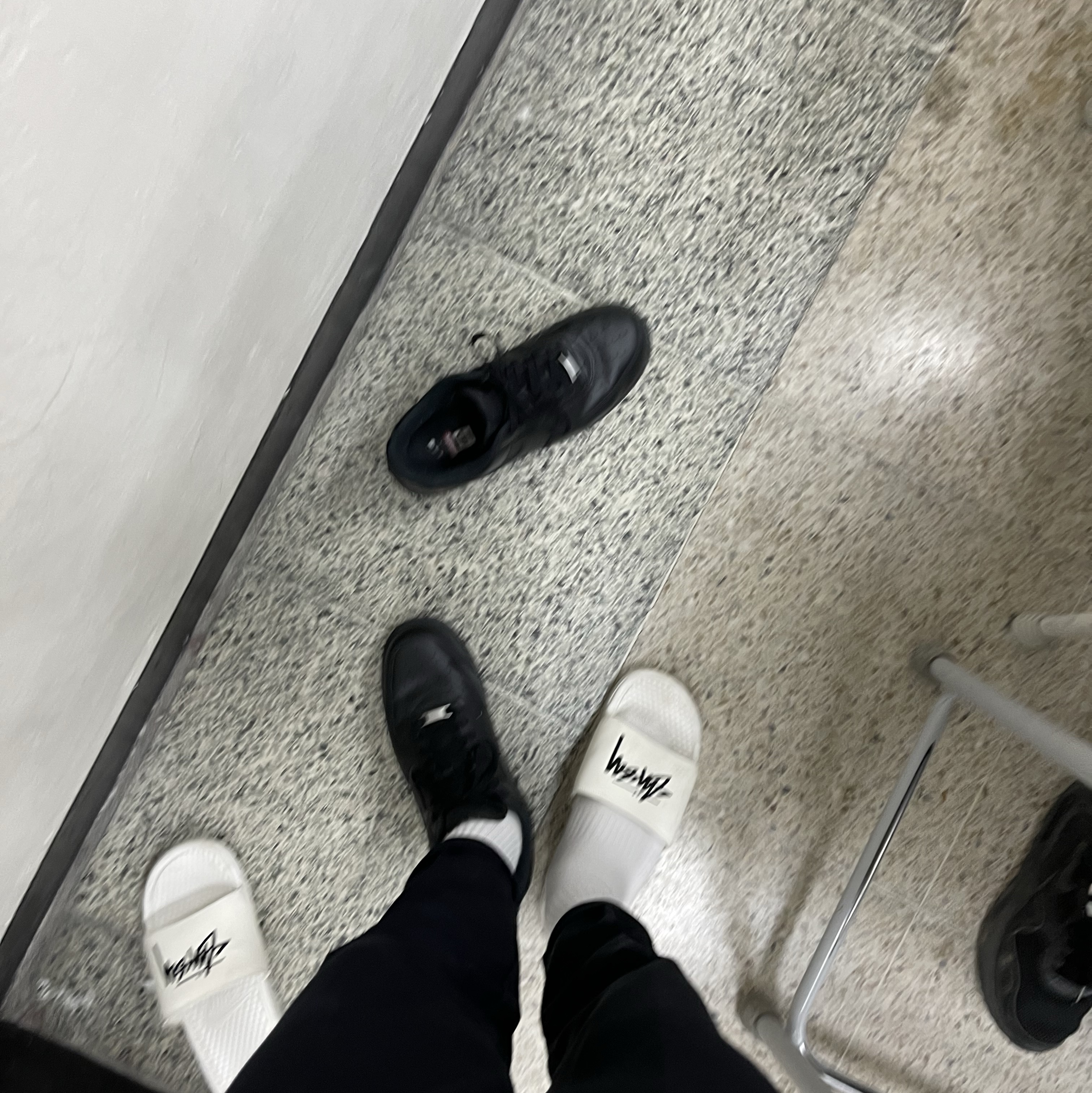 Nike x Supreme Air Force 1 Low Black, Nike x Stussy Benassi Slide Sail 착용 스타일