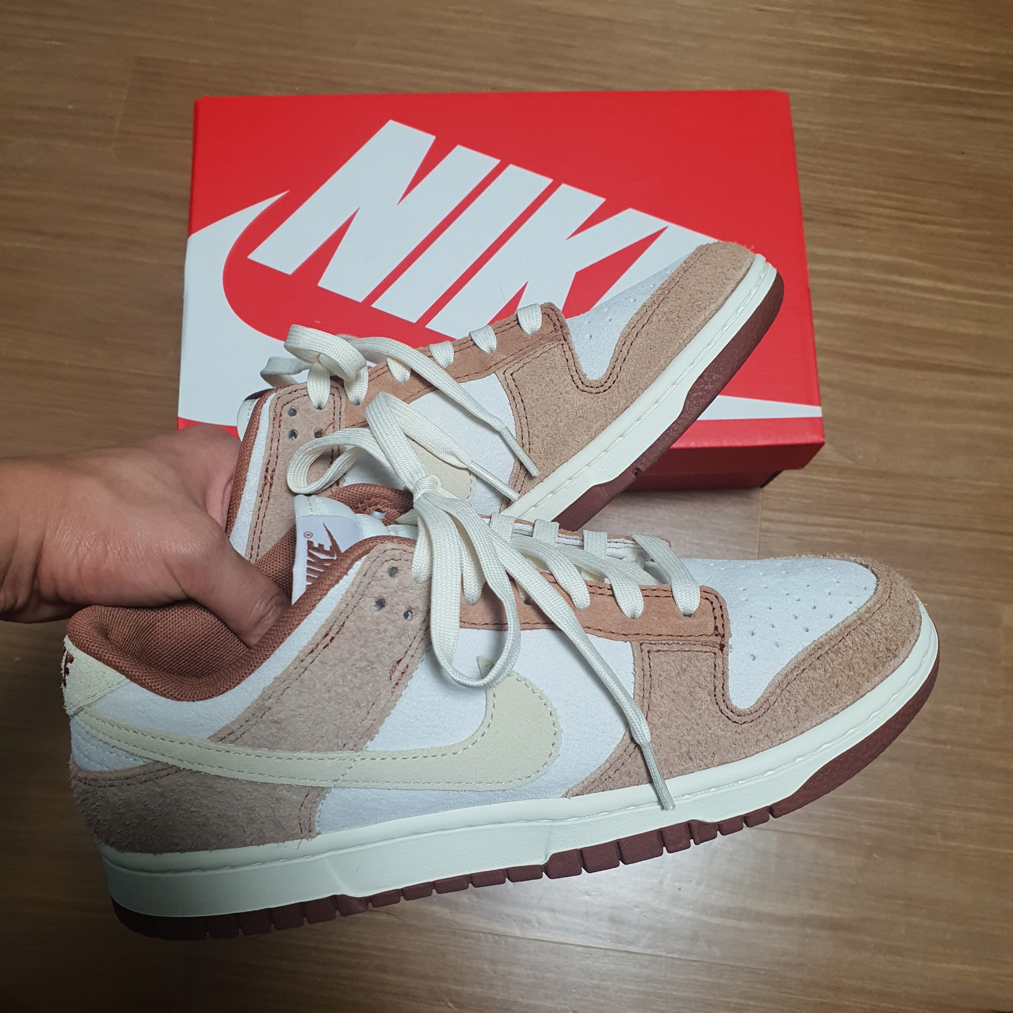 Nike Dunk Low Pro Premium Medium Curry 착용 스타일 - 2