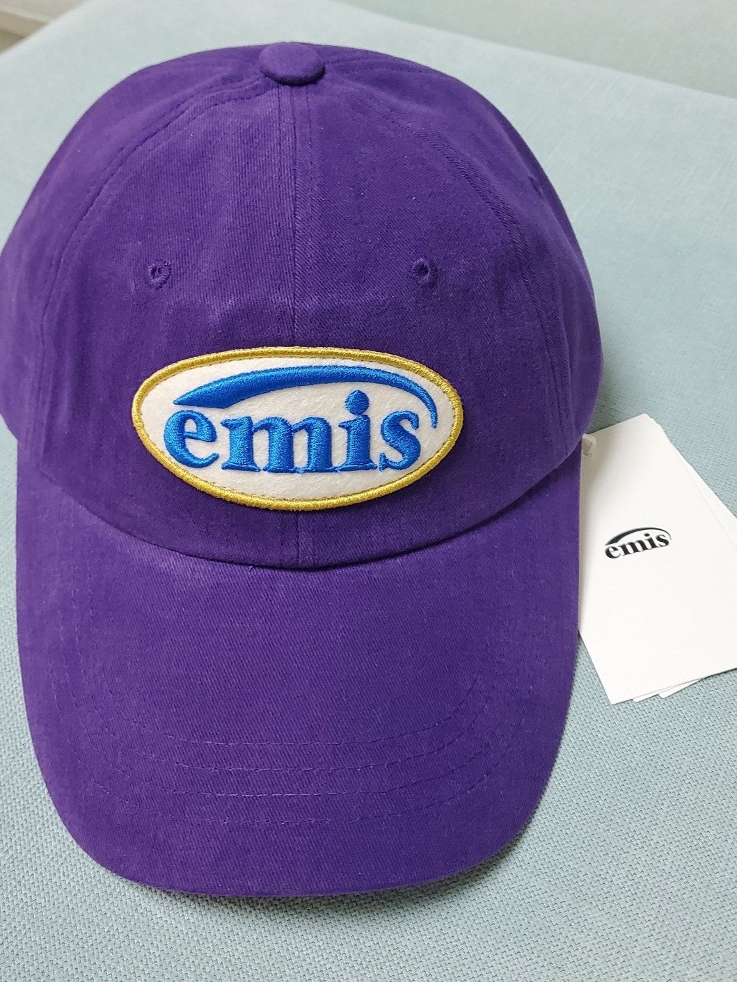 Emis Wappen Ball Cap Purple 착용 스타일 - 1
