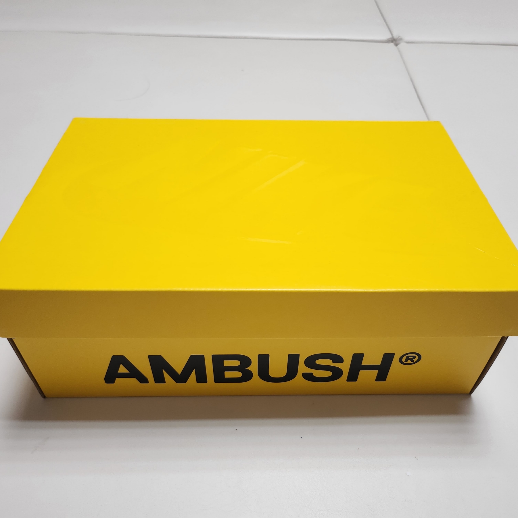 Nike x Ambush Air More Uptempo Low Vivid Sulfur and Limestone 착용 스타일 - 6