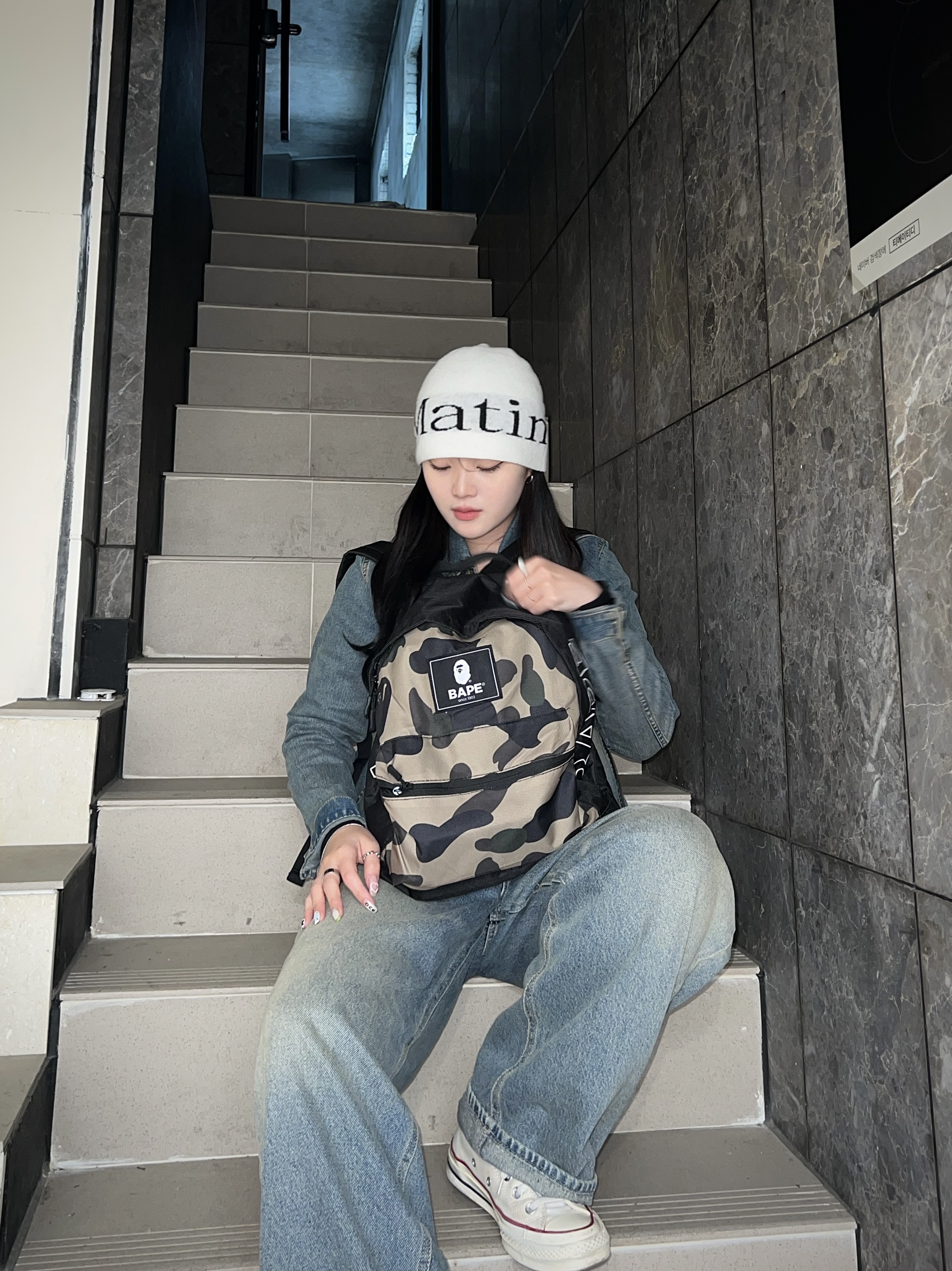 Matin Kim Logo Jacquard Short Beanie White, Converse Chuck Taylor All Star J Vintage 50 High Natural White 착용 스타일 - 1