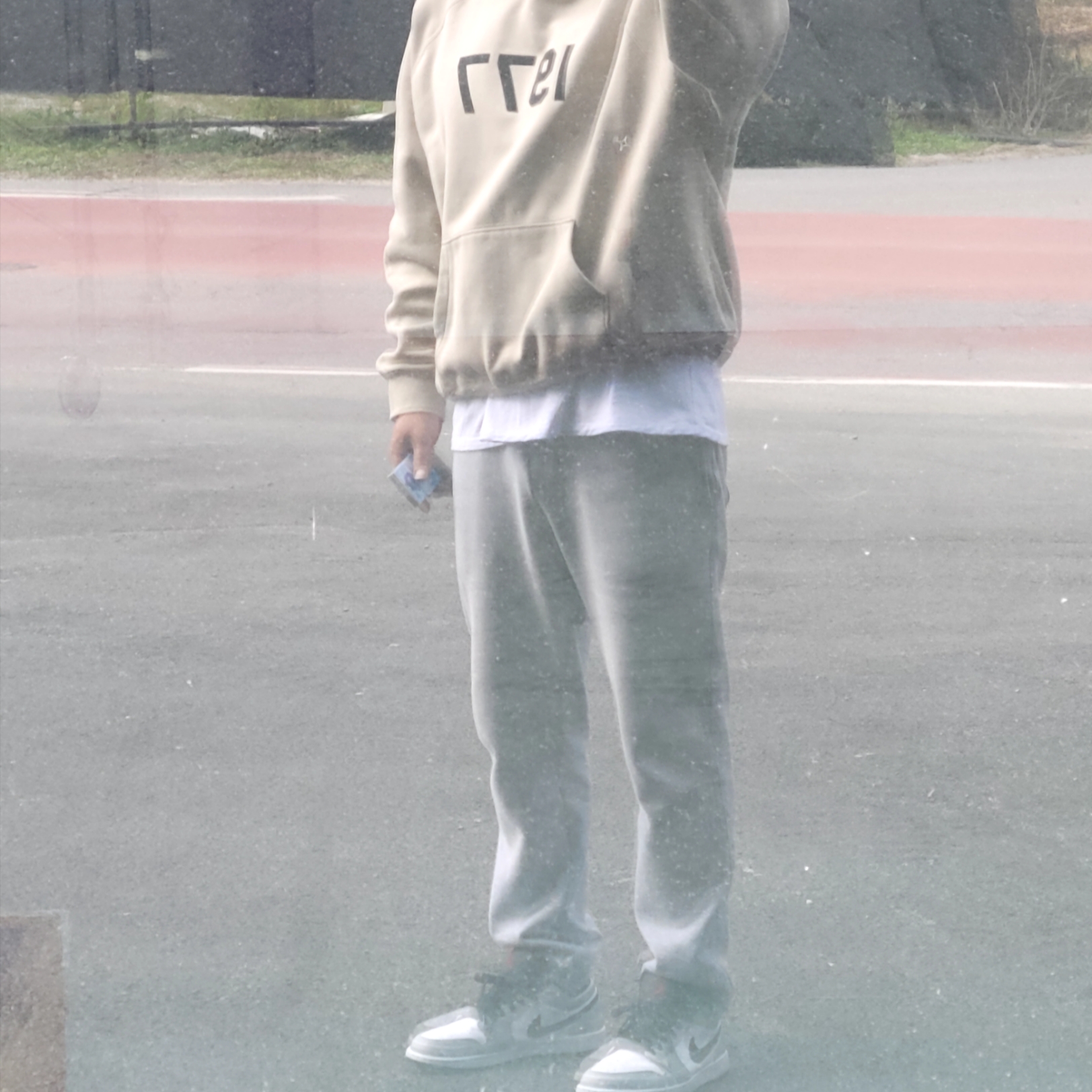 Essentials 1977 Hoodie Wheat - 22SS 착용 스타일 - 2