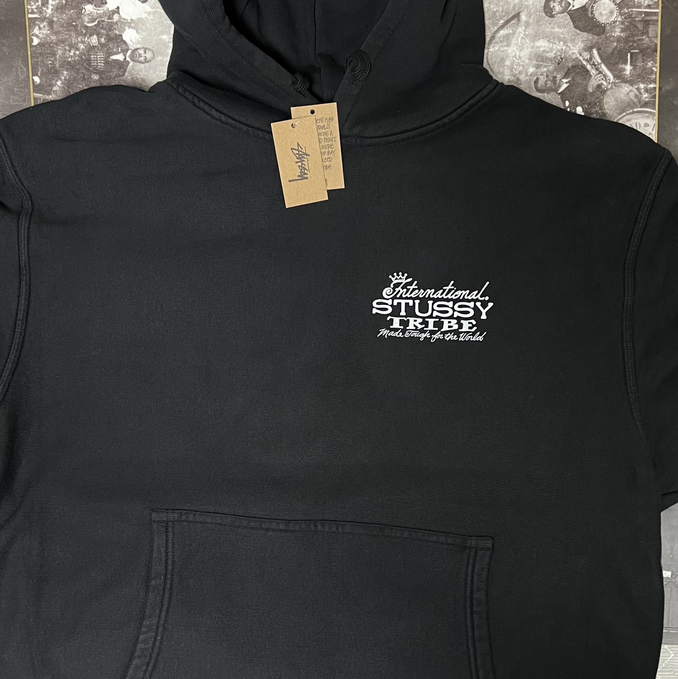 Stussy Ist Pigment Dyed Hoodie Black 착용 스타일 - 1