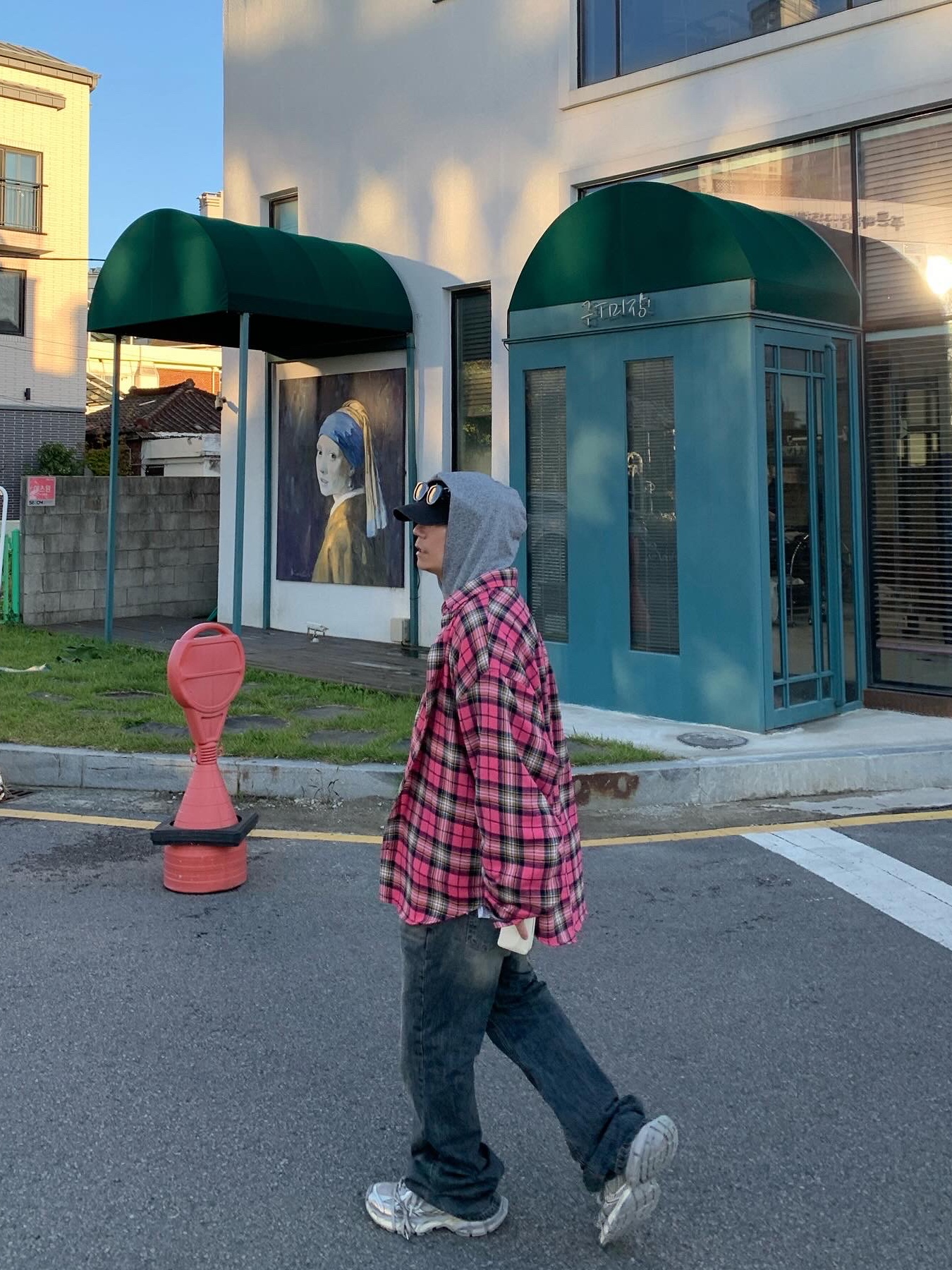Balenciaga 3XL Sneakers Light Beige 착용 스타일 - 2