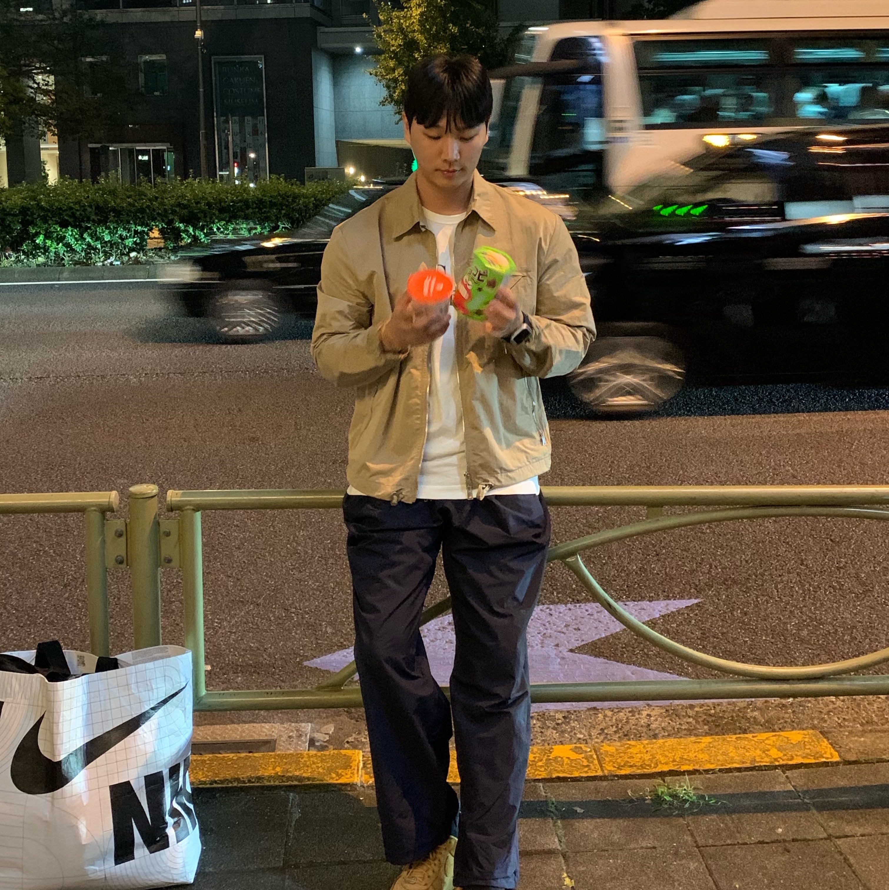 Bottega Veneta Cotton Twill Jacket Black, Nike x Supreme Air Force 1 Low Flax 착용 스타일 - 2