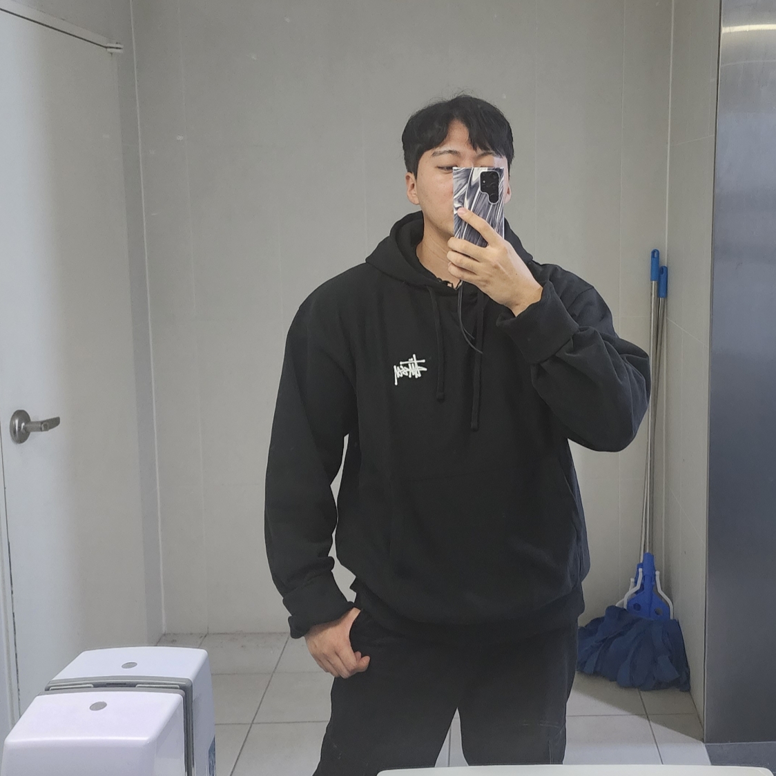 Stussy Basic Stussy Hoodie Black 2023 착용 스타일 - 1