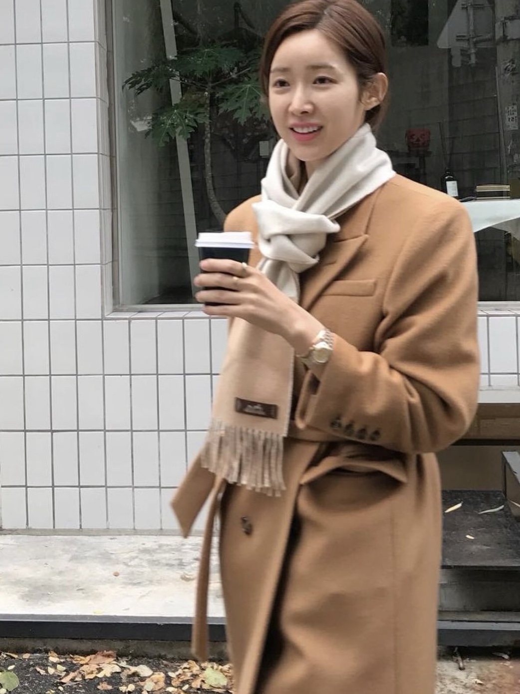 Acne Studios Narrow Wool Fringe Muffler Rose Melange, Acne Studios Narrow Wool Fringe Muffler Oatmeal Melange 착용 스타일 - 4