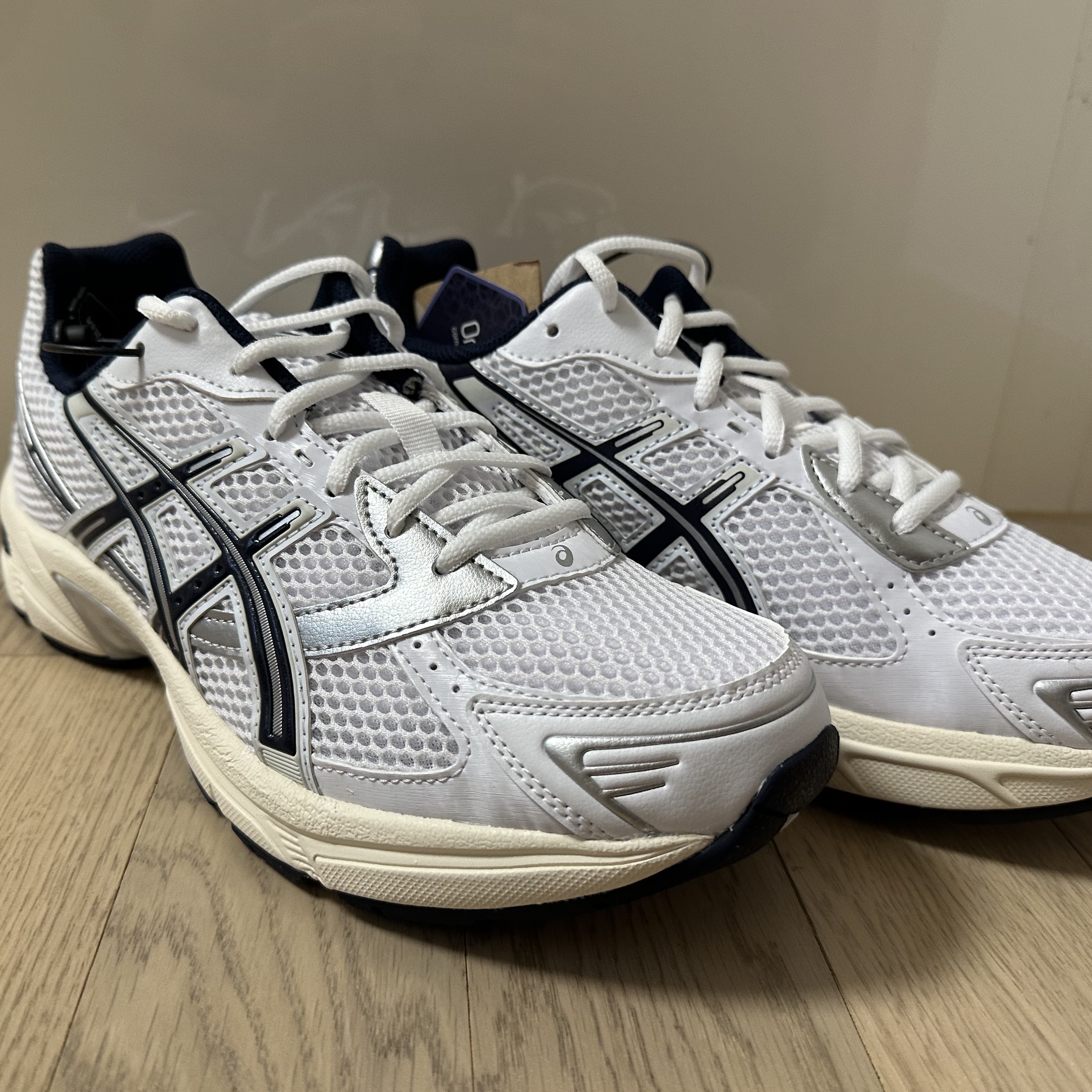 (W) Asics Gel-1130 White Midnight 착용 스타일