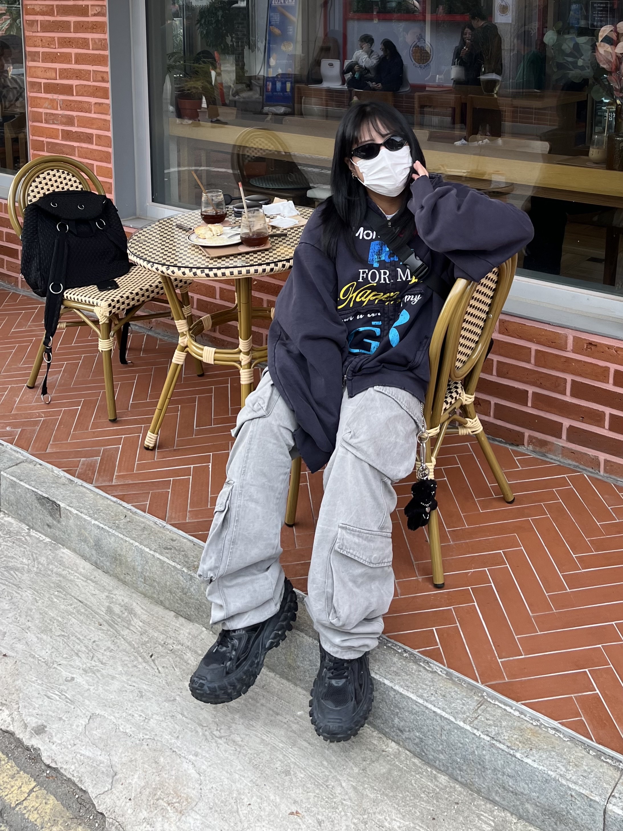 (W) Balenciaga Defender Sneakers Black, Project G/R Happiness Zip Hoodie Navy 착용 스타일 - 2