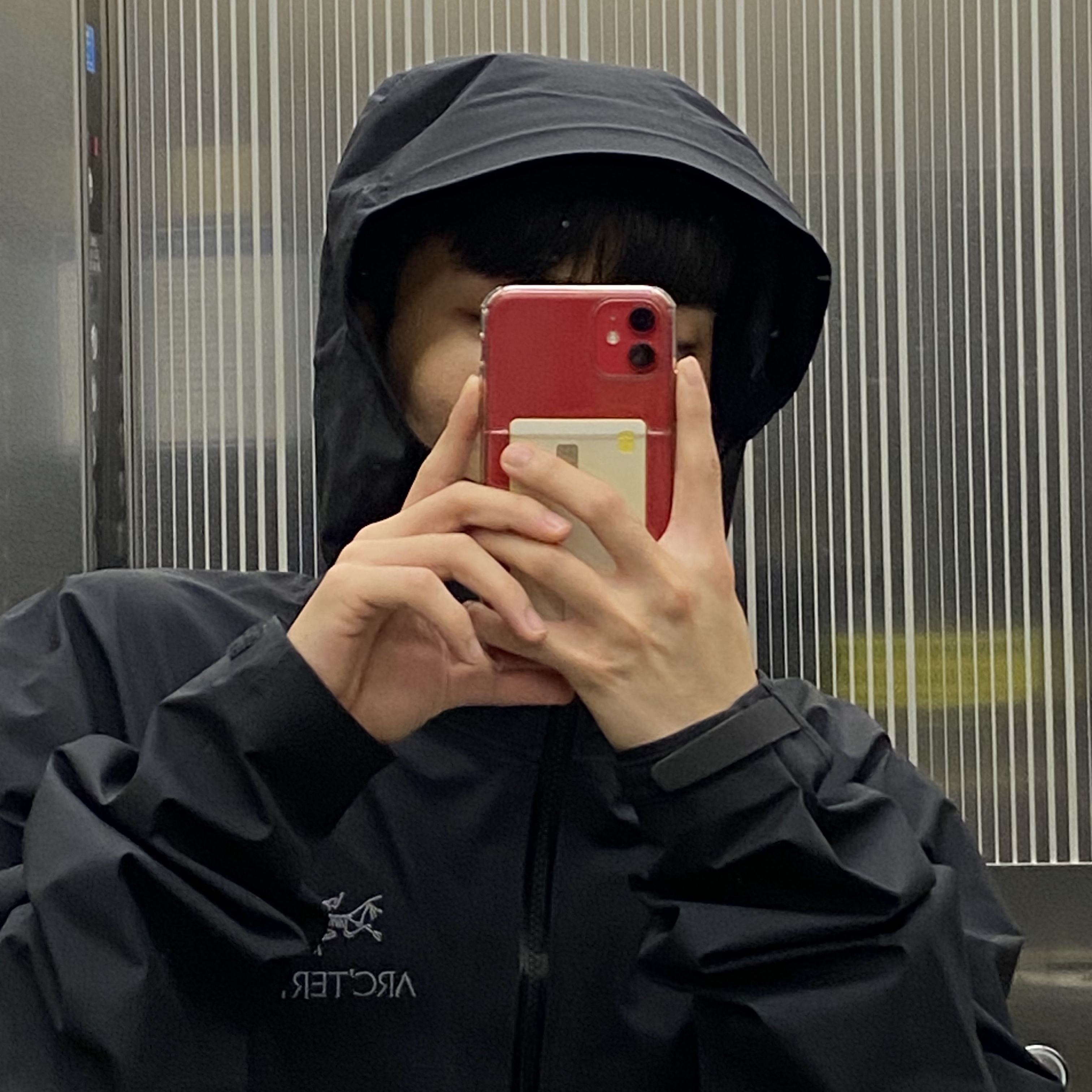 Arc'teryx Beta Jacket Black 착용 스타일