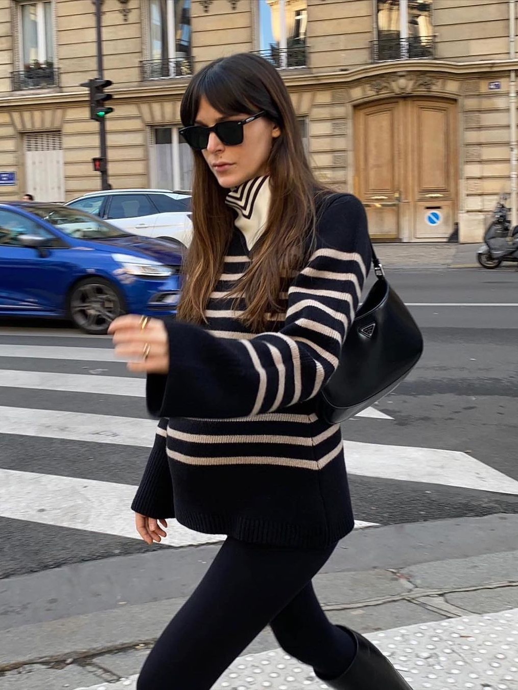 (W) Hermes Epaulettes De Gala Twilly Marine Gold Blanc, (W) Dior Oblique Mitzah Scarf Silk Twill Navy Blue 착용 스타일 - 5