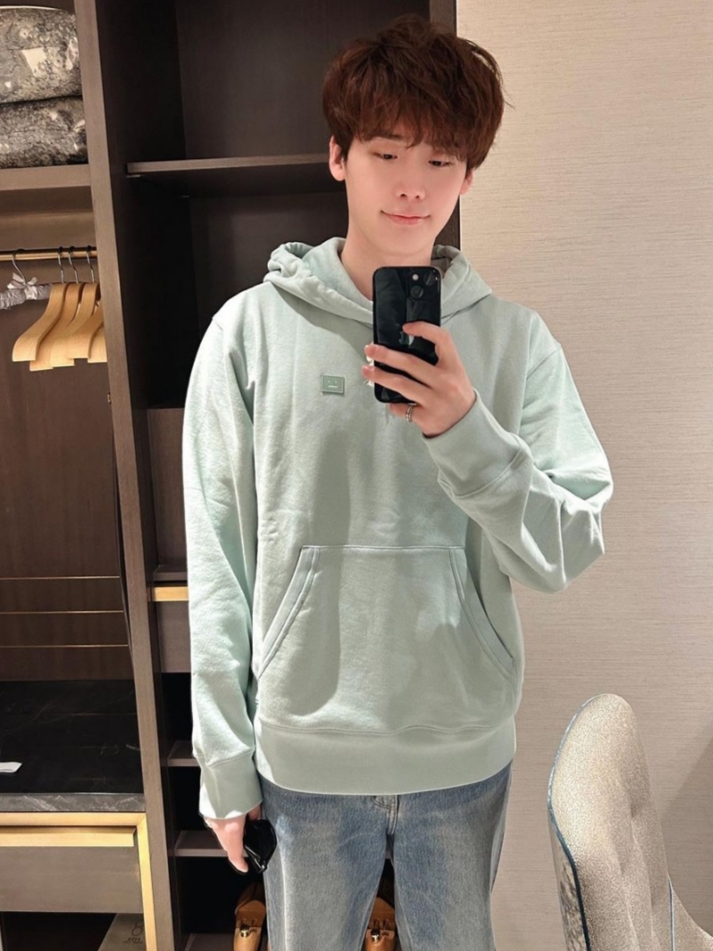 Acne Studios Farrin Face Oversized Hooded Sweatshirt Spearmint Green 착용 스타일