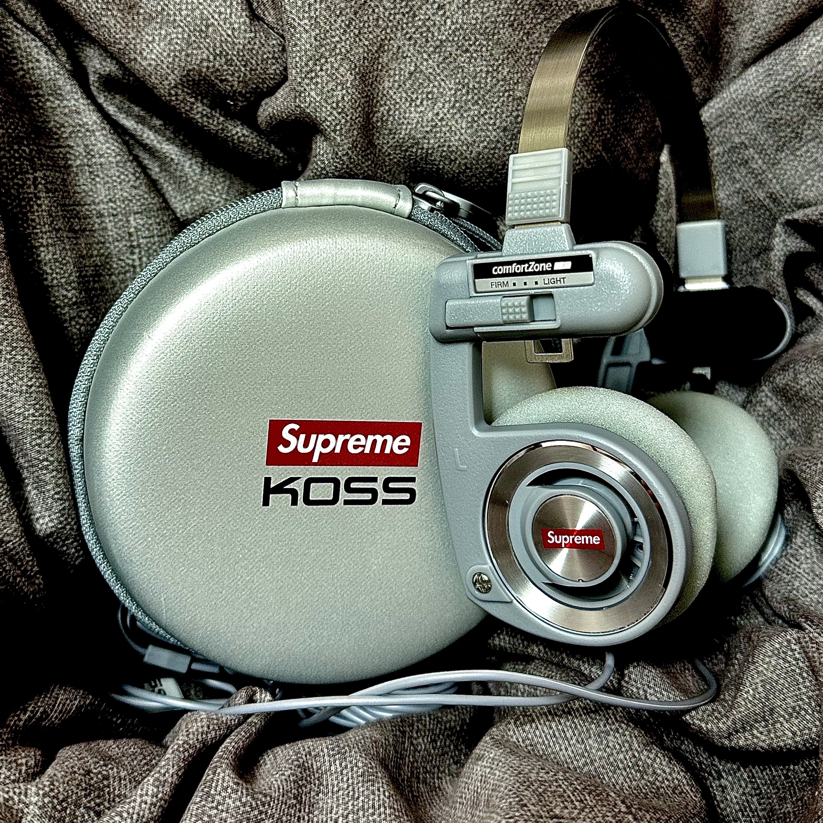 Supreme x Koss Portapro Headphones Silver - 23FW 착용 스타일 - 2