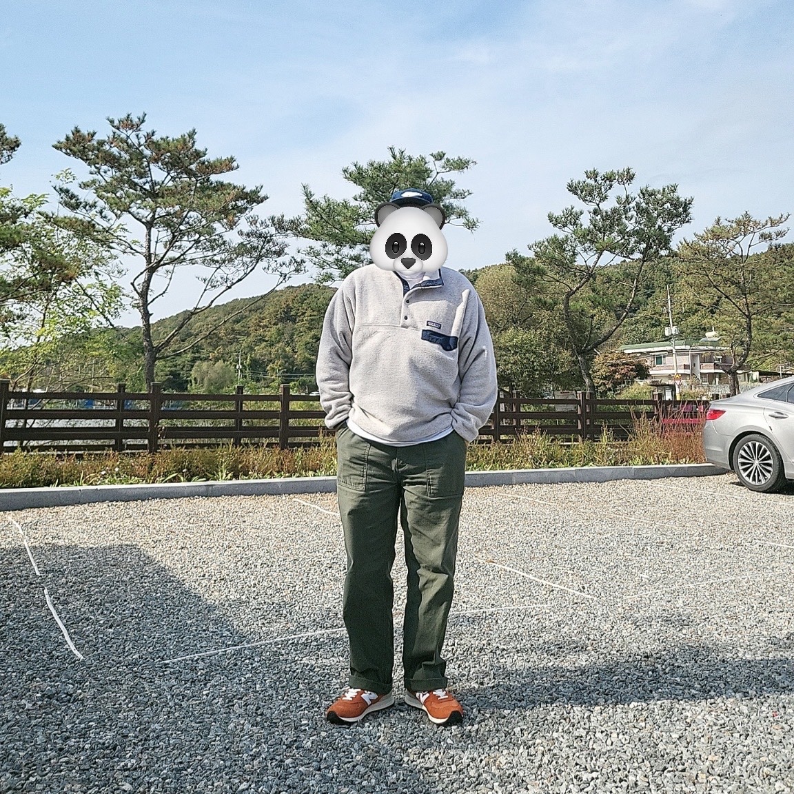 Patagonia Synchilla Snap-T Fleece Pullover Oatmeal Heather, New Balance 574 Heritage Orange Burst White 착용 스타일 - 1