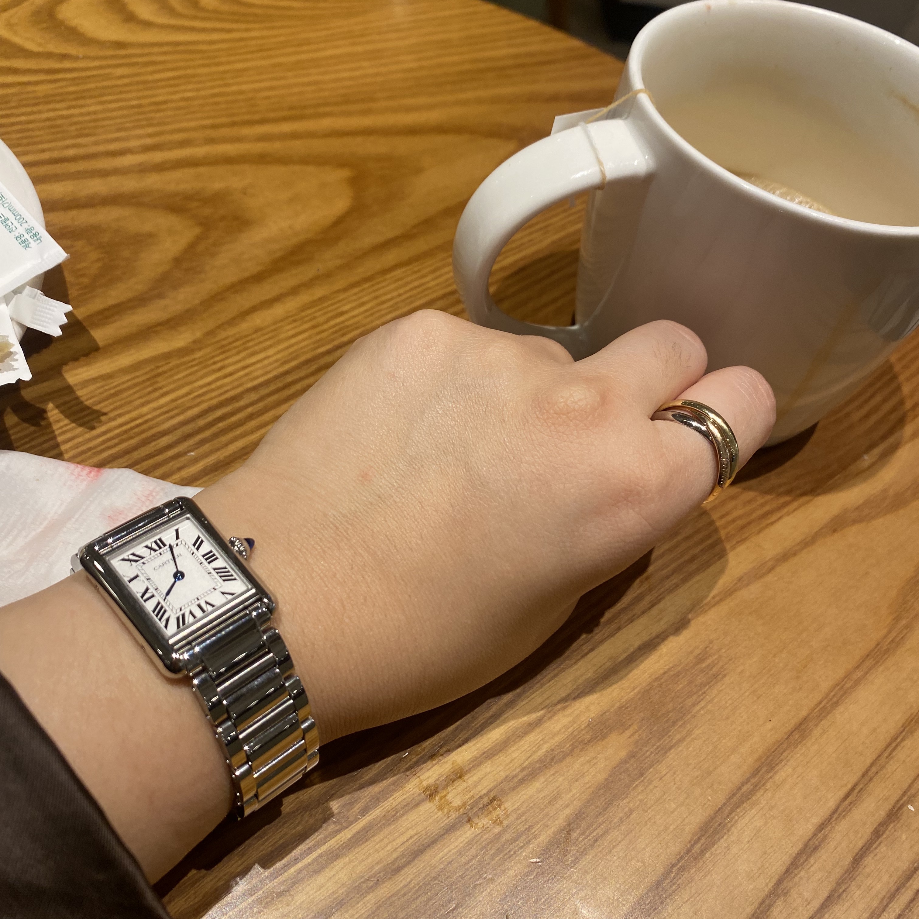 Cartier Tank Must Watch Small Quartz Steel Bracelet Steel, Cartier Trinity Ring Classic White Gold Yellow Gold Rose Gold 착용 스타일 - 2