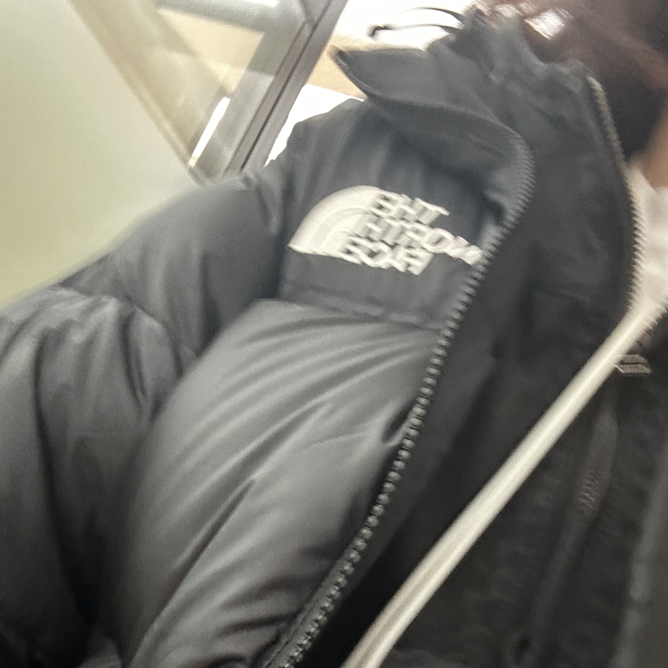 The North Face 1996 Eco Nuptse Jacket Black, New Balance 530 Grey 착용 스타일 - 3