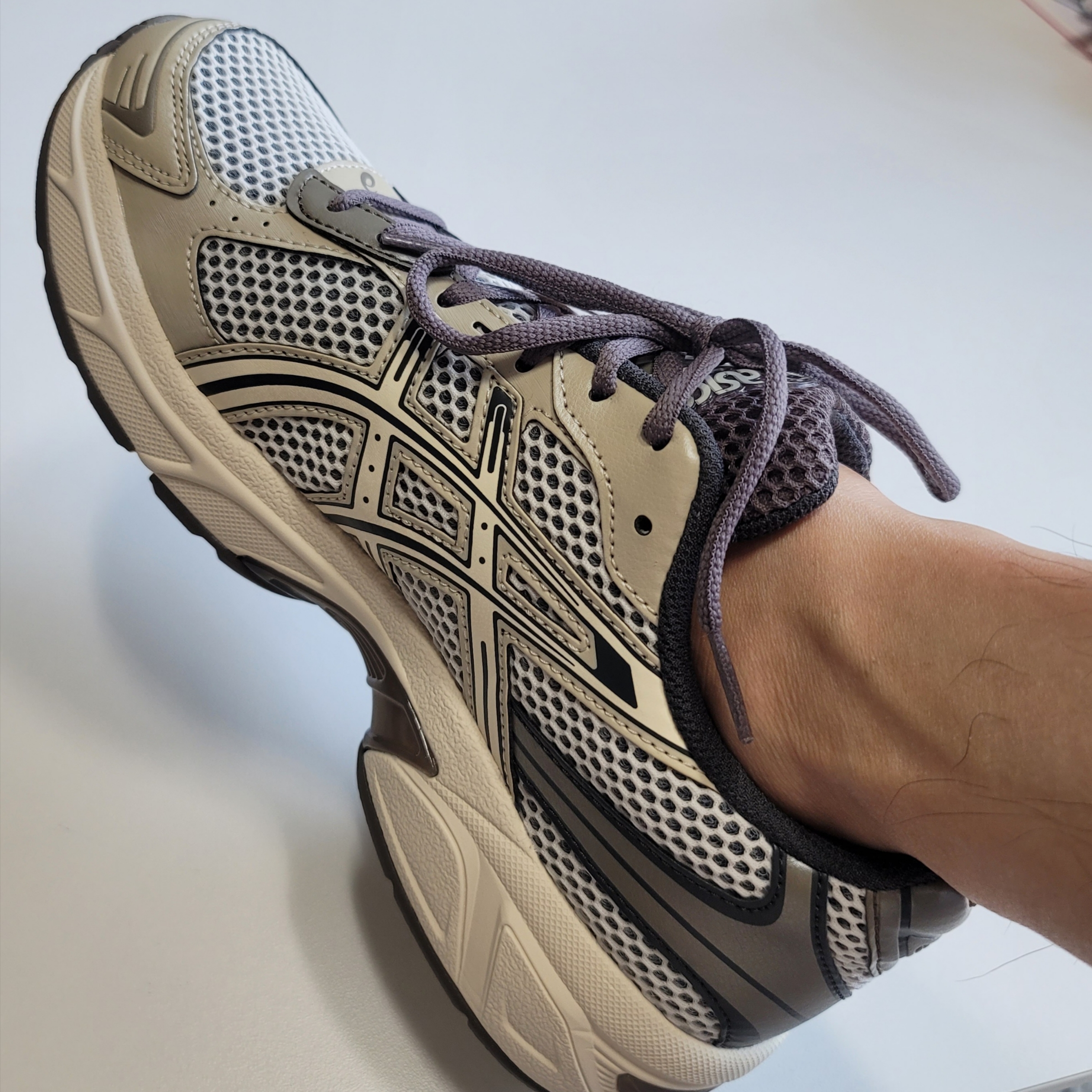 Asics Gel-1130 Birch Dark Taupe - Korea Exclusive 착용 스타일 - 5