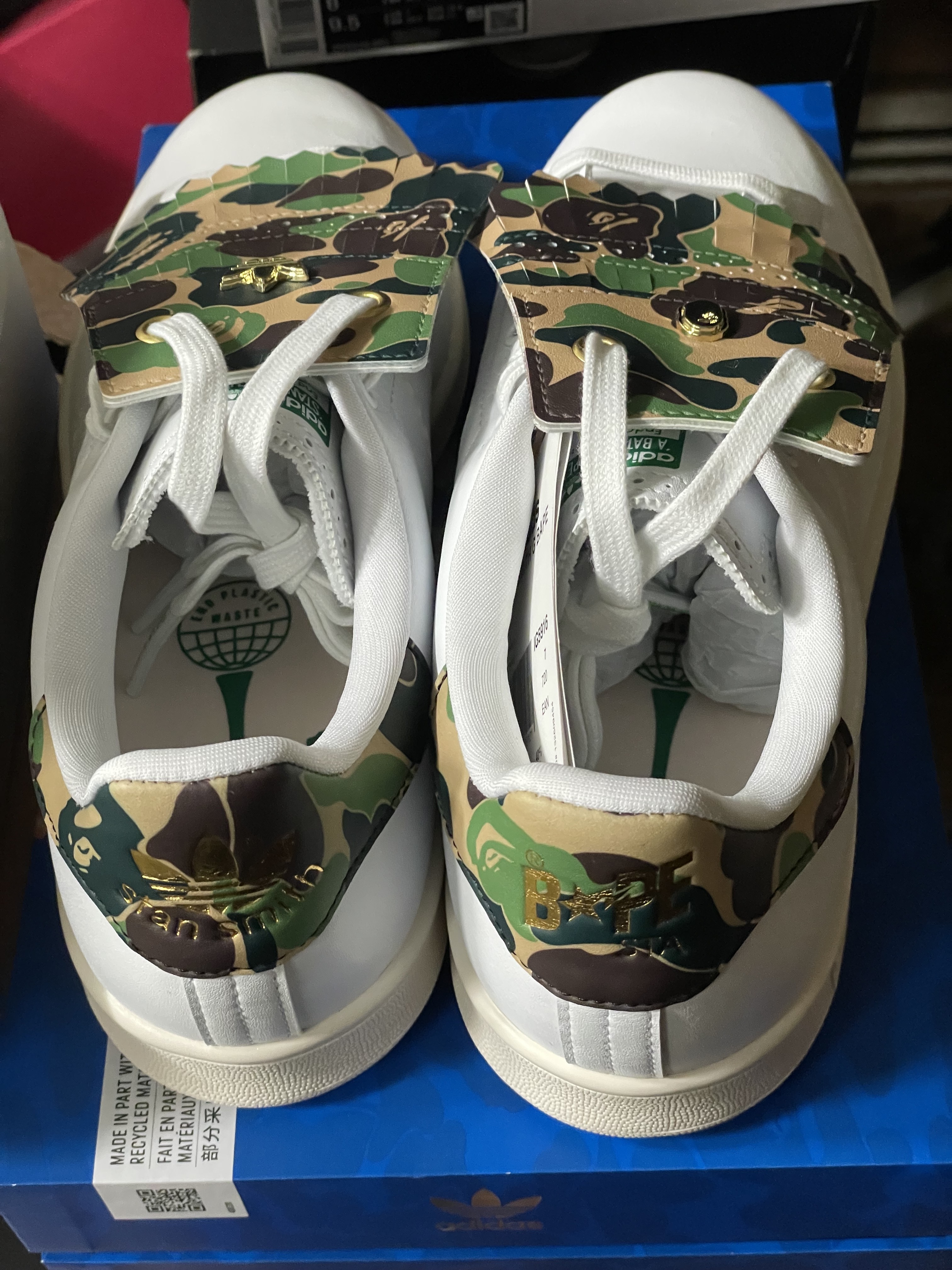 Adidas x BAPE Stan Smith Golf Cloud White Green, Nike x Stussy NRG Fleece Pants Dark Grey Heather (DO9340-063) 착용 스타일 - 1