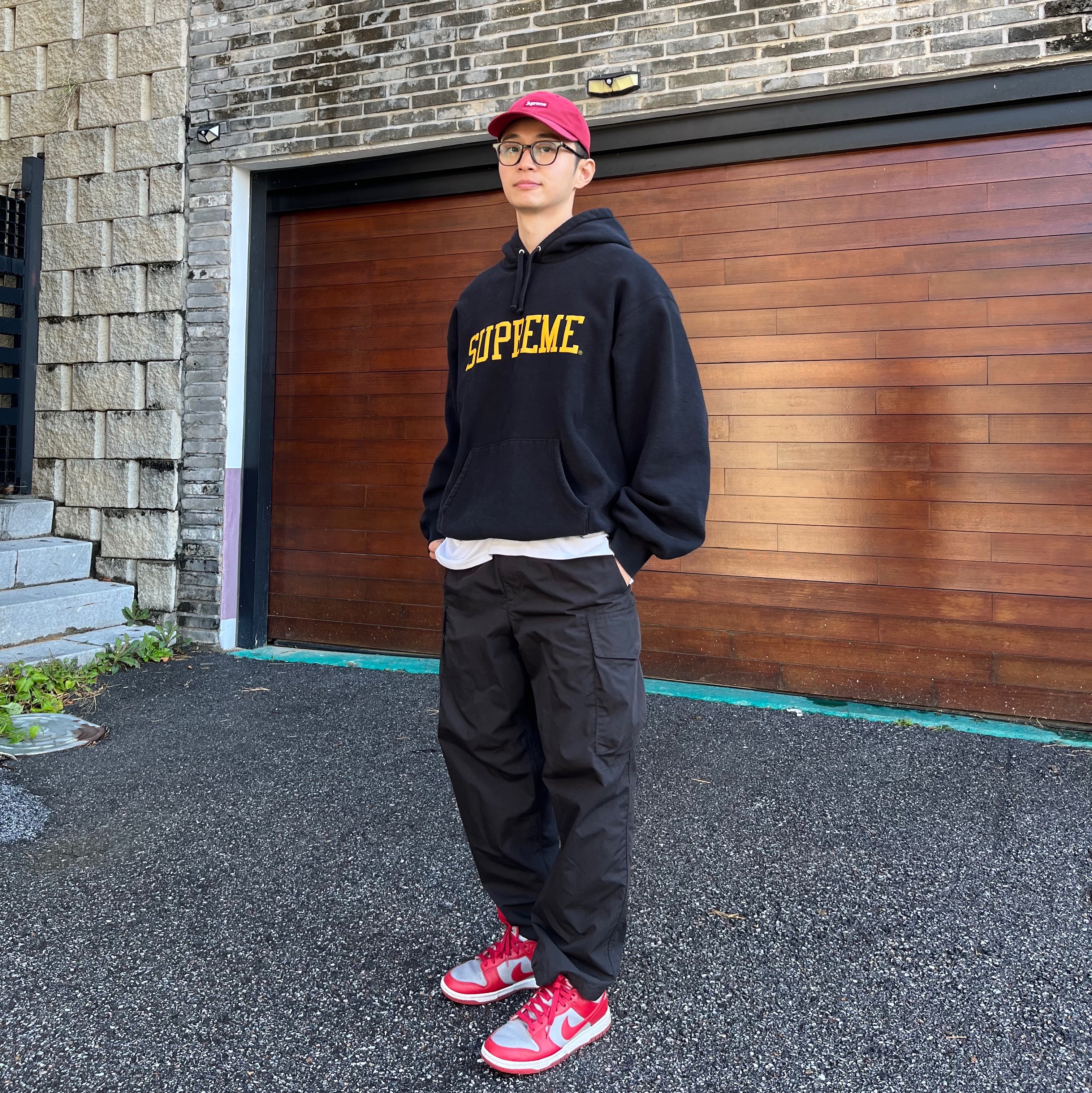 Supreme Varsity Hooded Sweatshirt Black - 23FW 착용 스타일