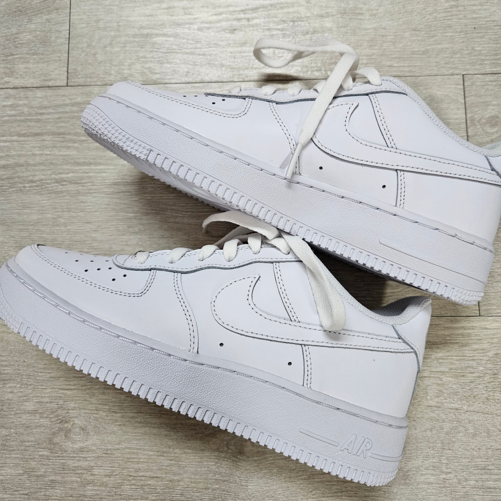 (GS) Nike Air Force 1 LE White 착용 스타일