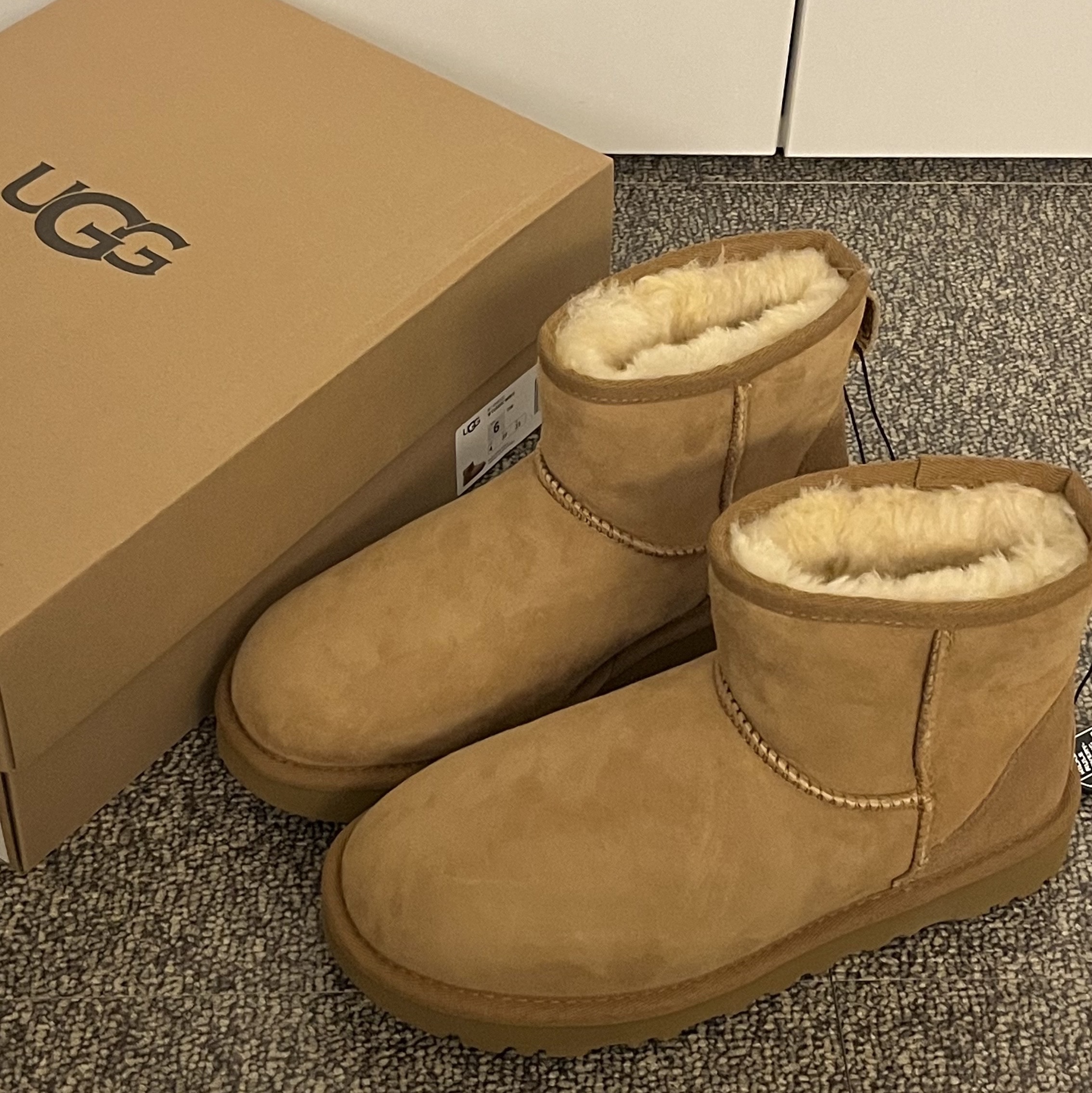 (W) UGG Classic Mini II Boots Chestnut 착용 스타일
