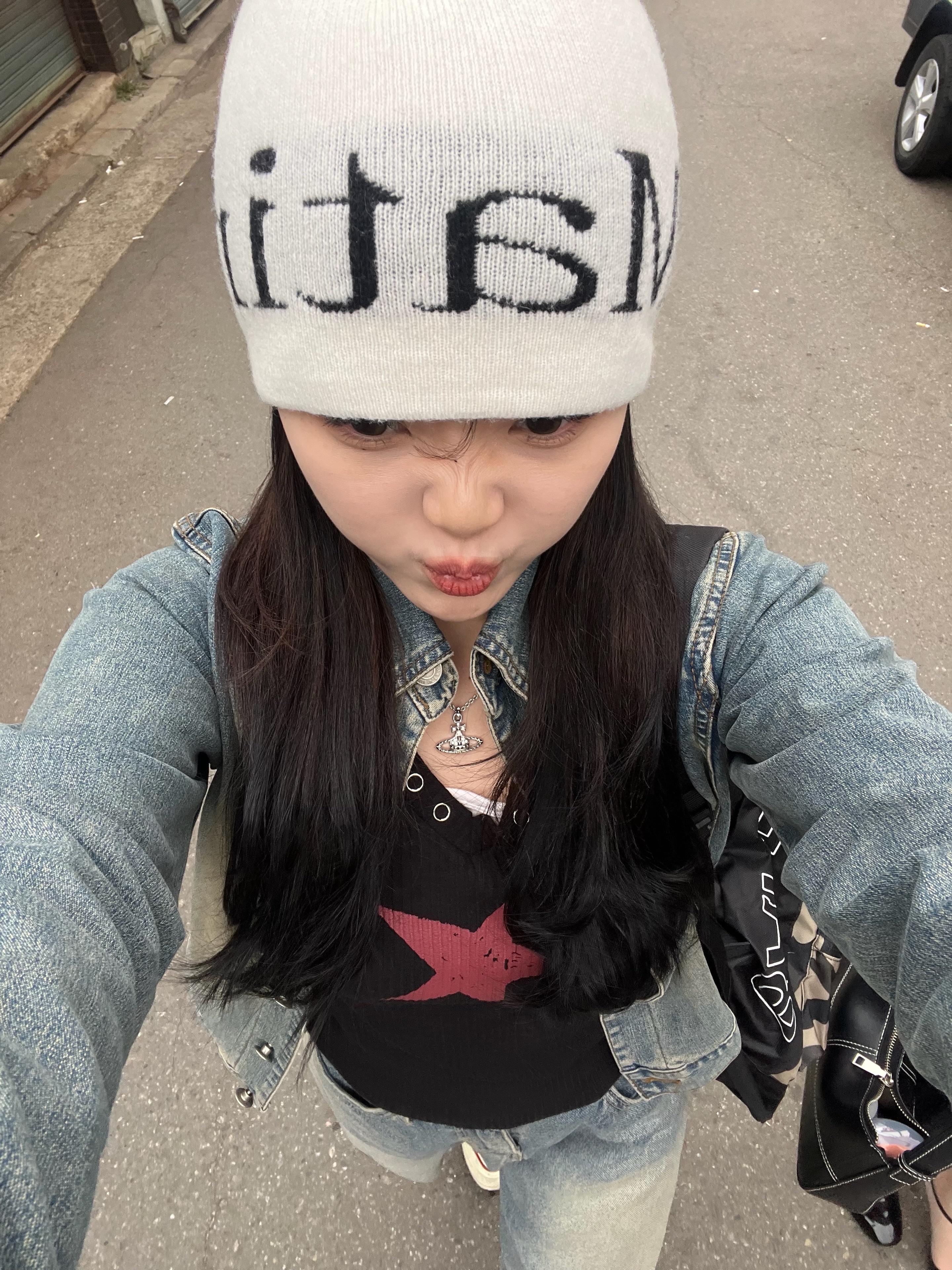 Matin Kim Logo Jacquard Short Beanie White, Converse Chuck Taylor All Star J Vintage 50 High Natural White 착용 스타일 - 3