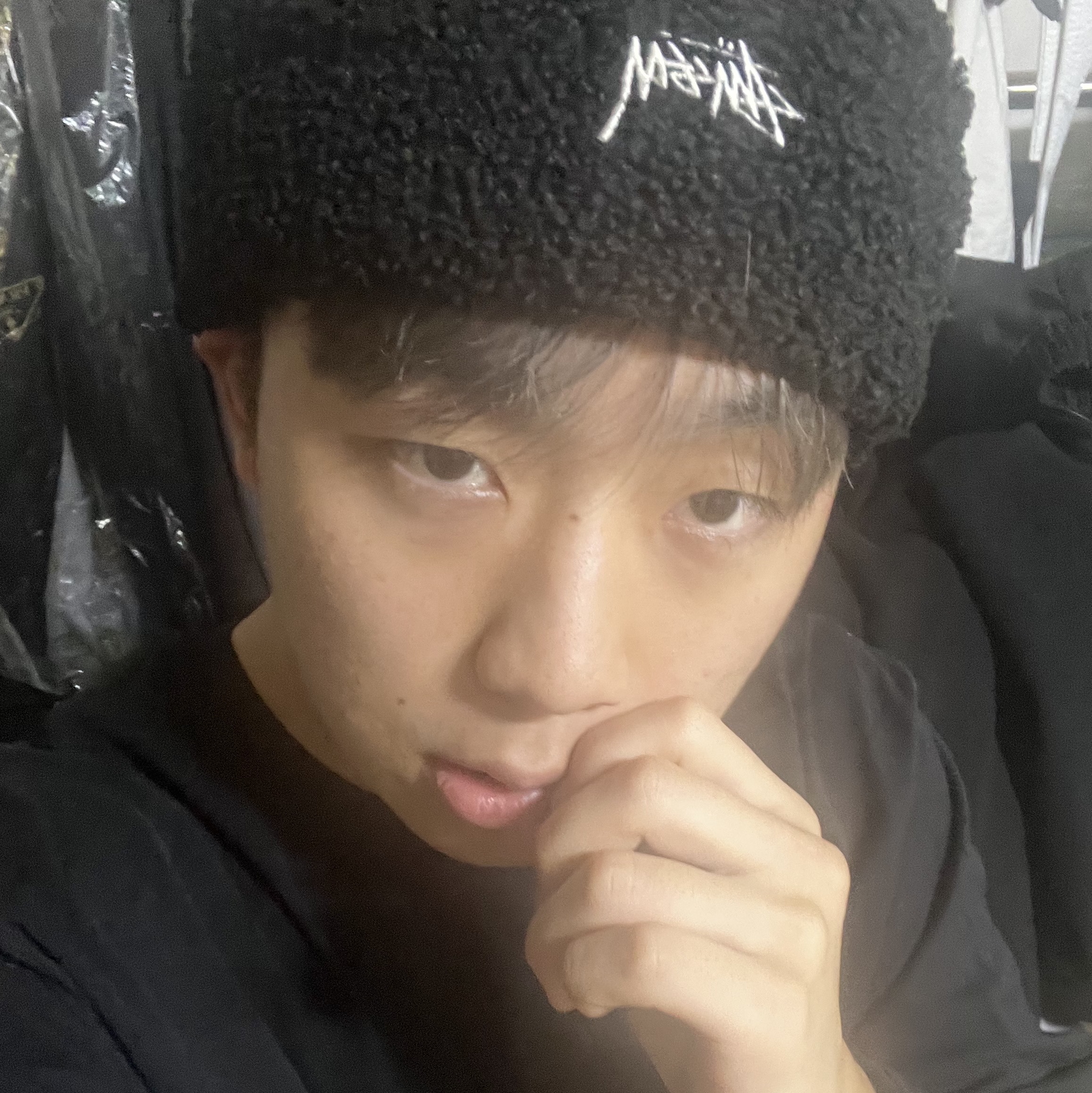 Stussy Boucle Fleece Beanie Black, Jordan 1 Mid SE ASW Black 착용 스타일 - 2