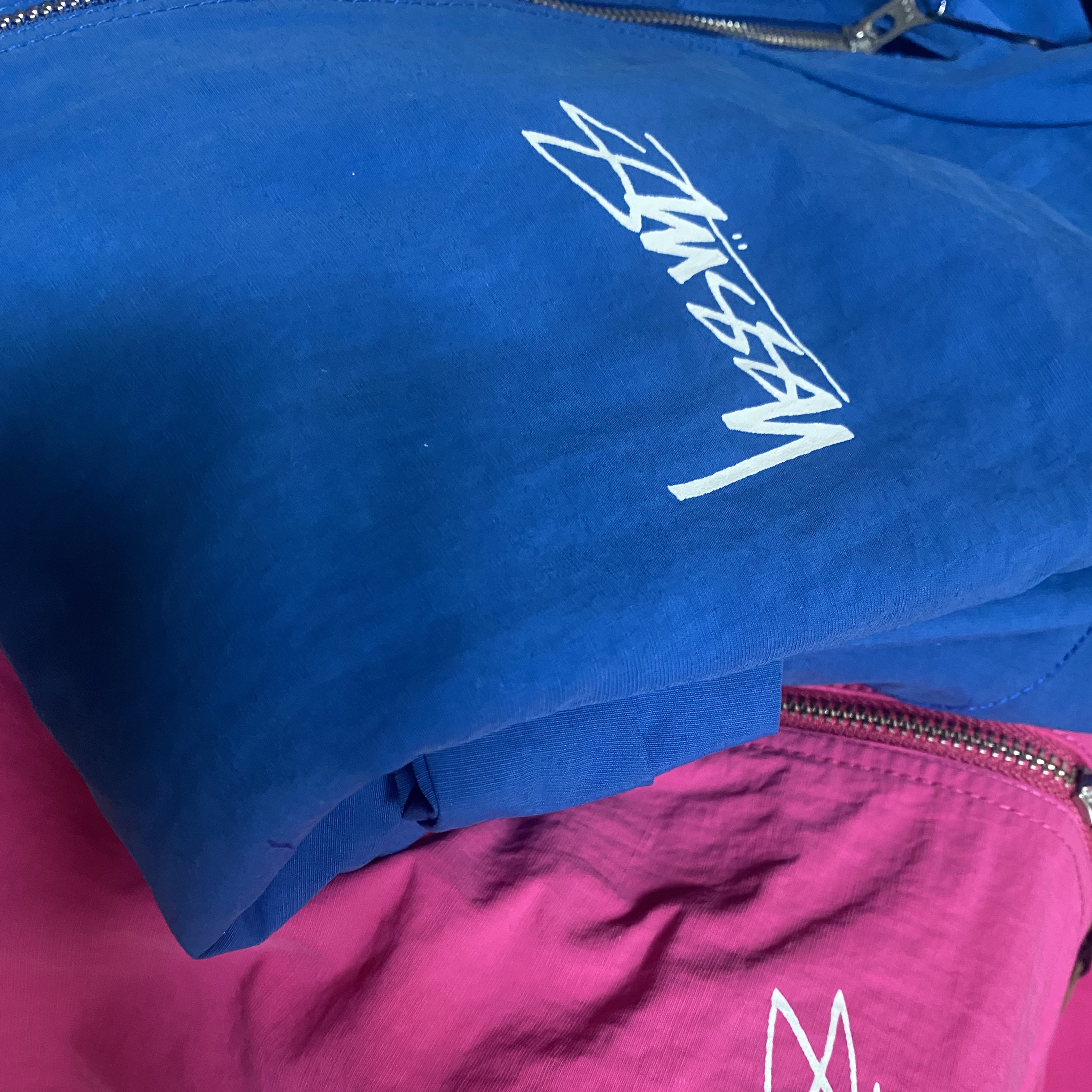 Stussy Wave Dye Beach Shell Jacket Cobalt 착용 스타일