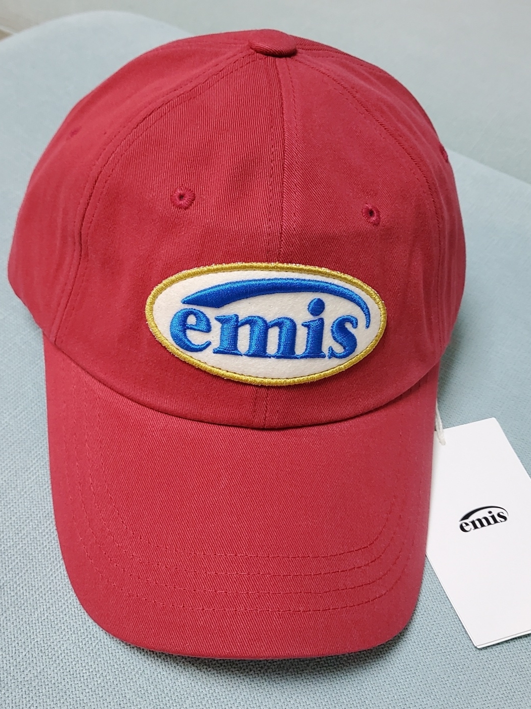 Emis Wappen Ball Cap Red 착용 스타일 - 1
