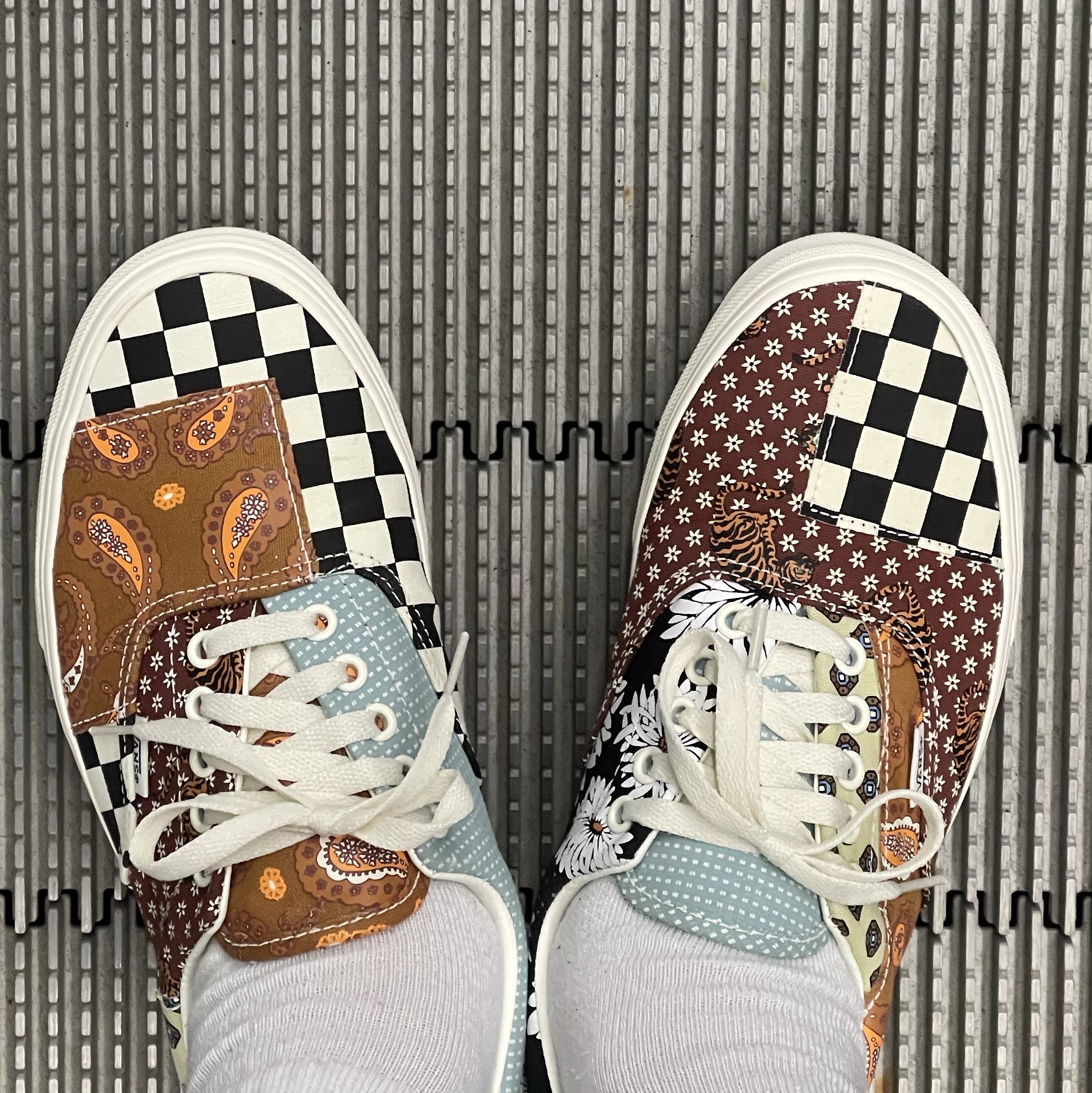 Vans Era Tiger Patchwork 착용 스타일 - 1