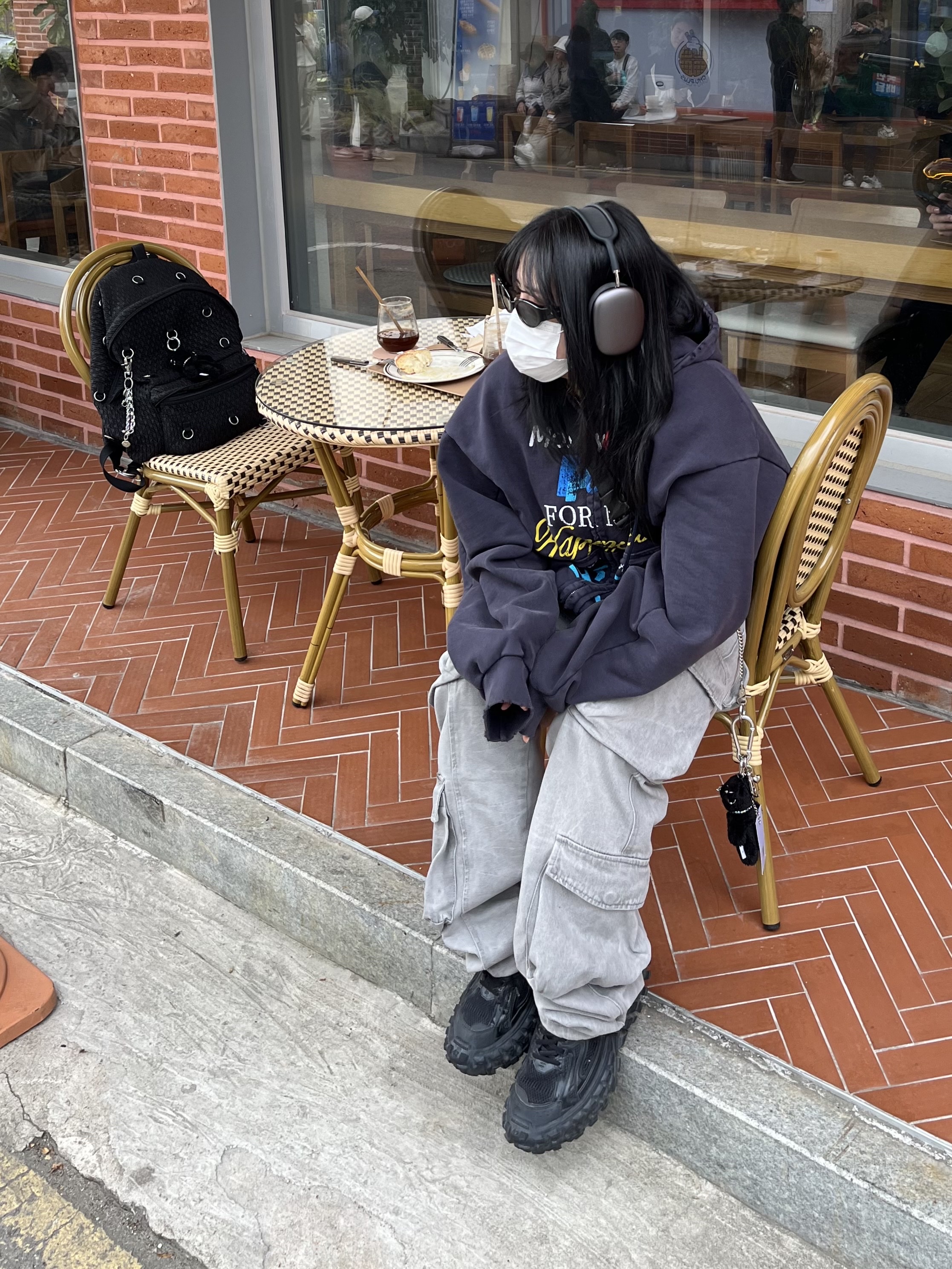 (W) Balenciaga Defender Sneakers Black, Project G/R Happiness Zip Hoodie Navy 착용 스타일 - 3