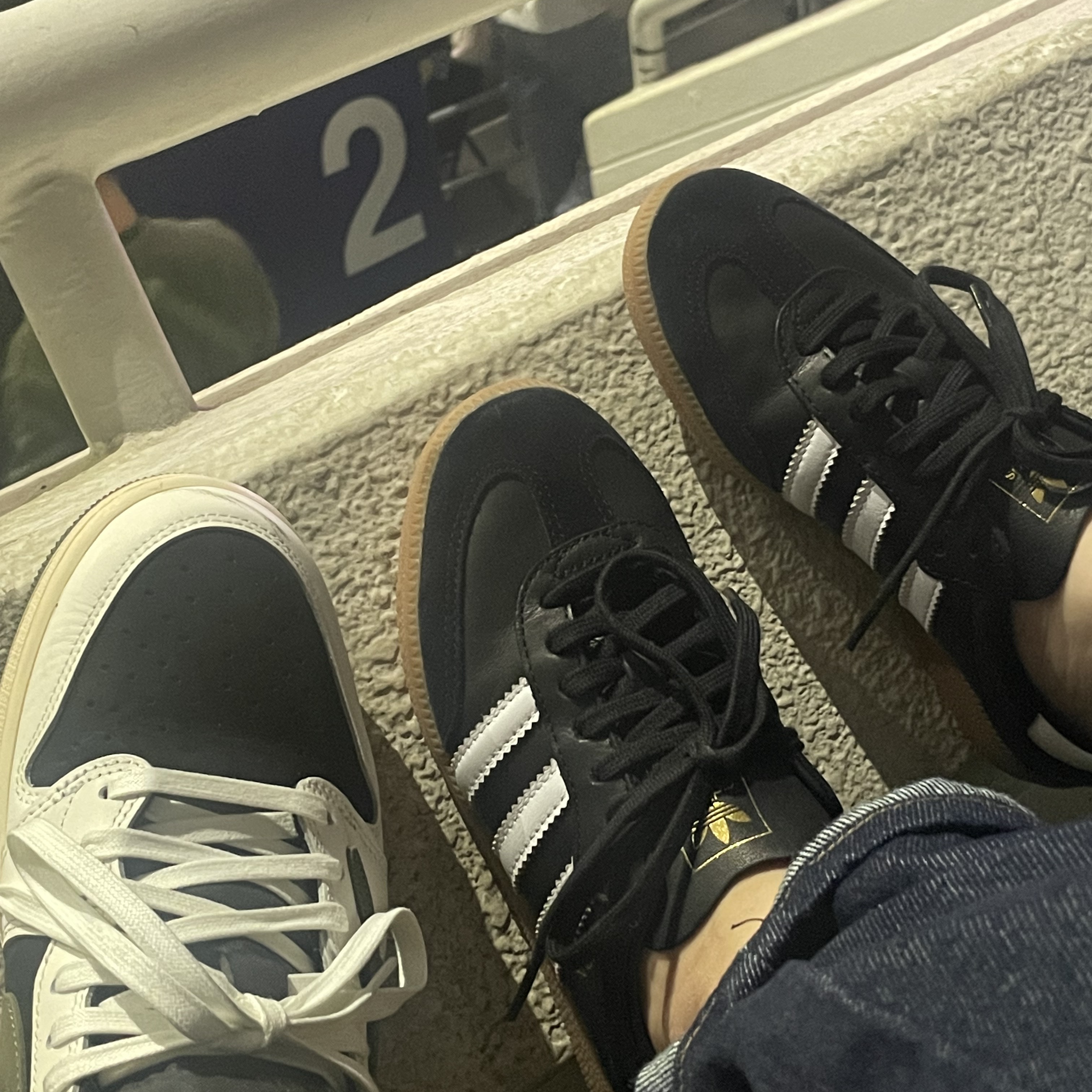 Adidas Samba Decon Core Black 착용 스타일