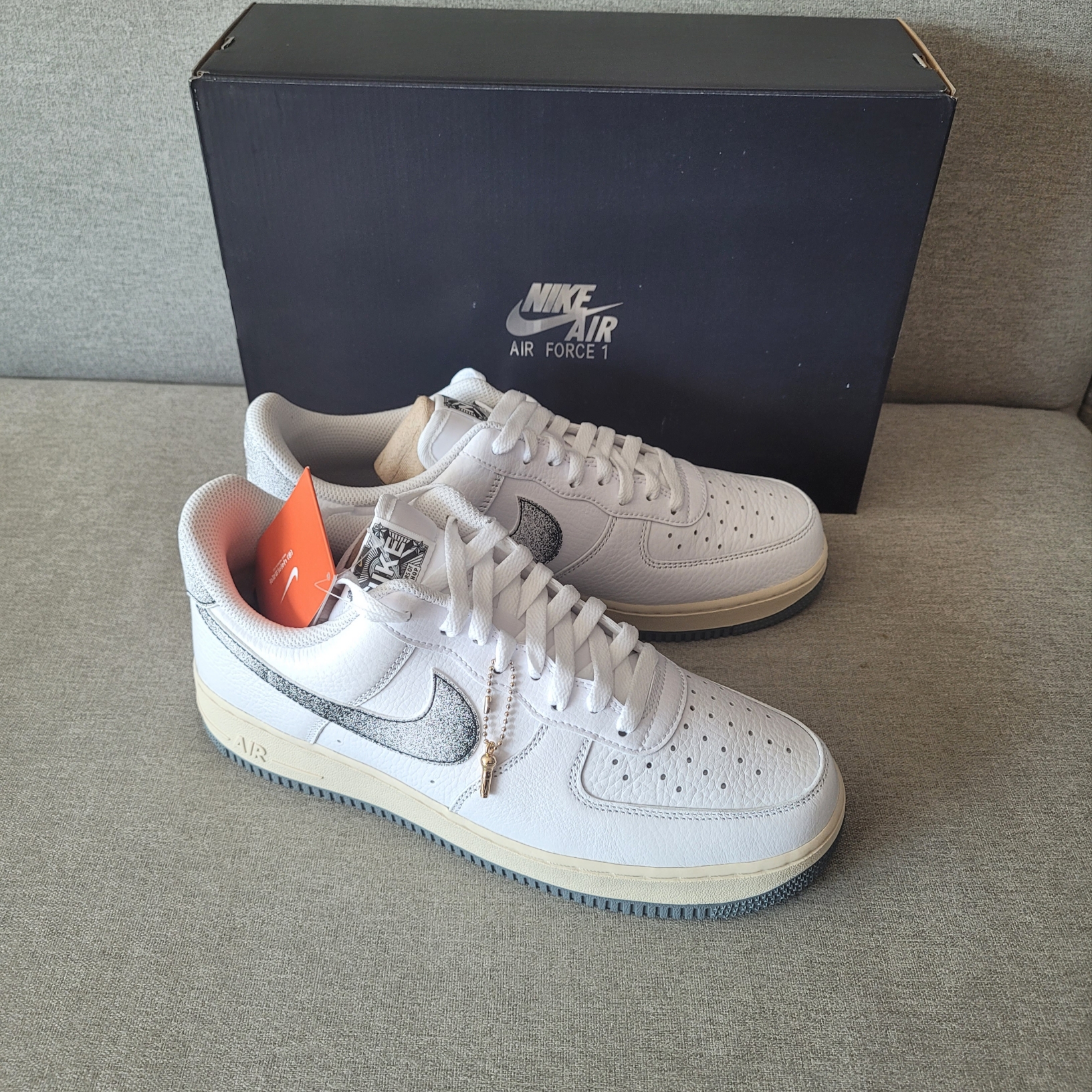 Nike Air Force 1 '07 LX White Smoke Grey 착용 스타일
