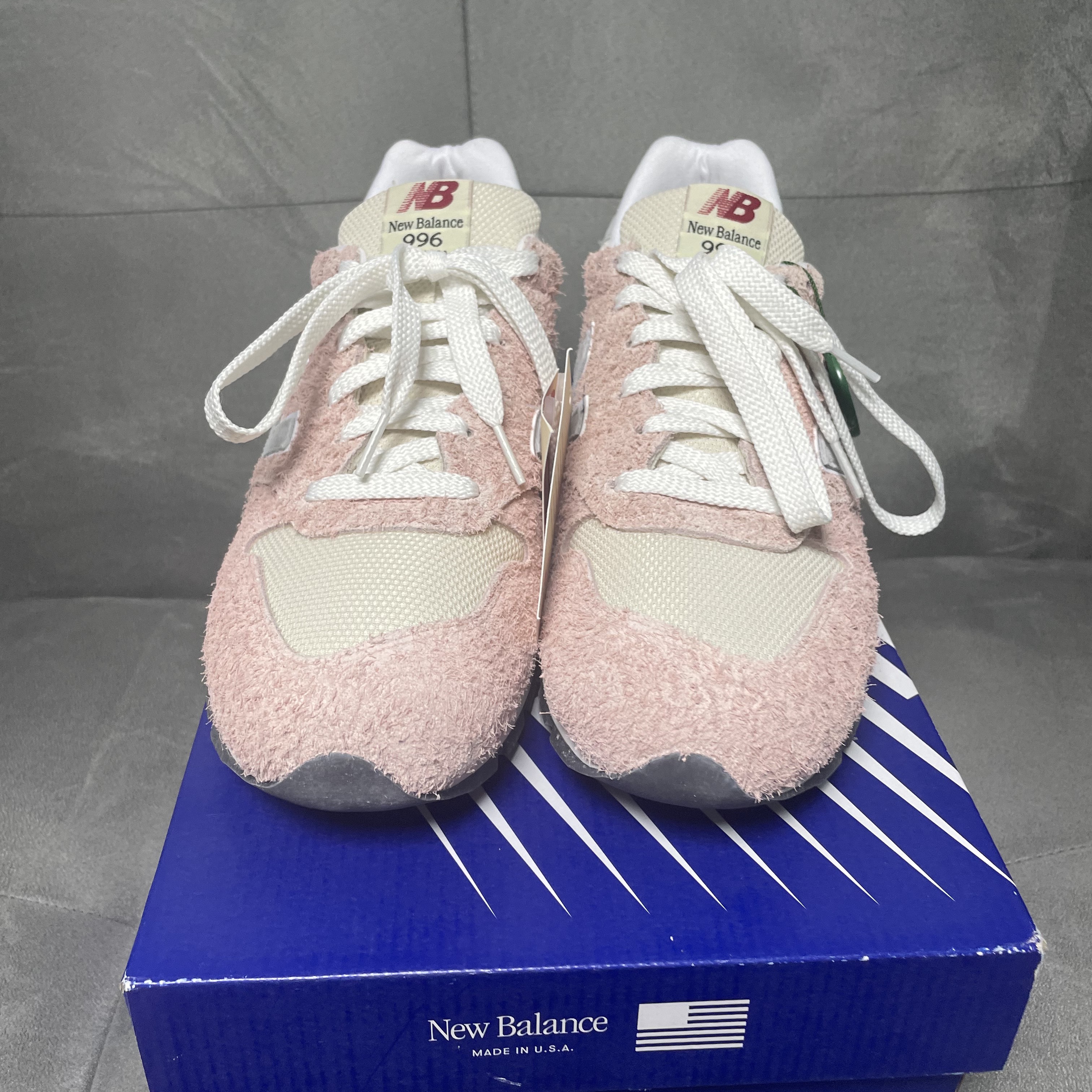 New Balance Made in USA 996 Pink Haze Silver 착용 스타일 - 2