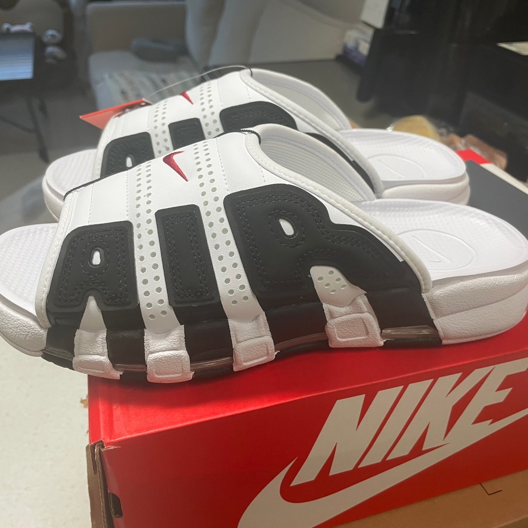 Nike Air More Uptempo Slide White Black 착용 스타일