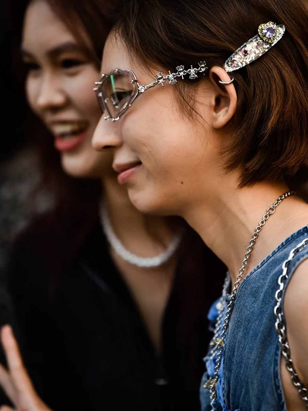 Apple AirPods Max Lightning Silver (Korean Ver.), Gentle Monster x D'heygere Tiara 02 Silver 착용 스타일 - 4
