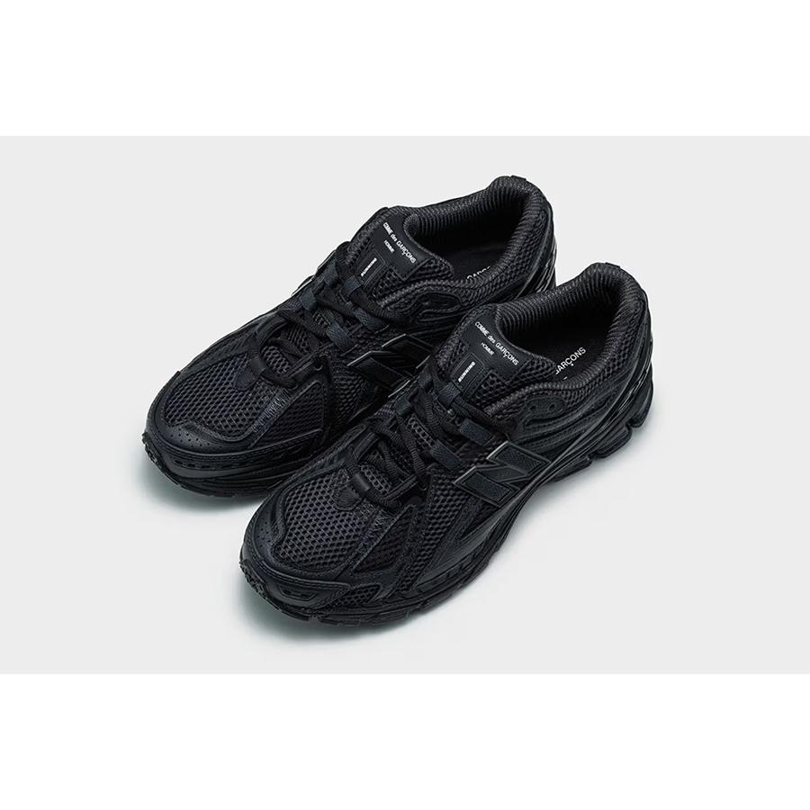 New Balance x Comme des Garcons Homme 1906R White, New Balance x Comme des Garcons Homme 1906R Black 착용 스타일 - 7