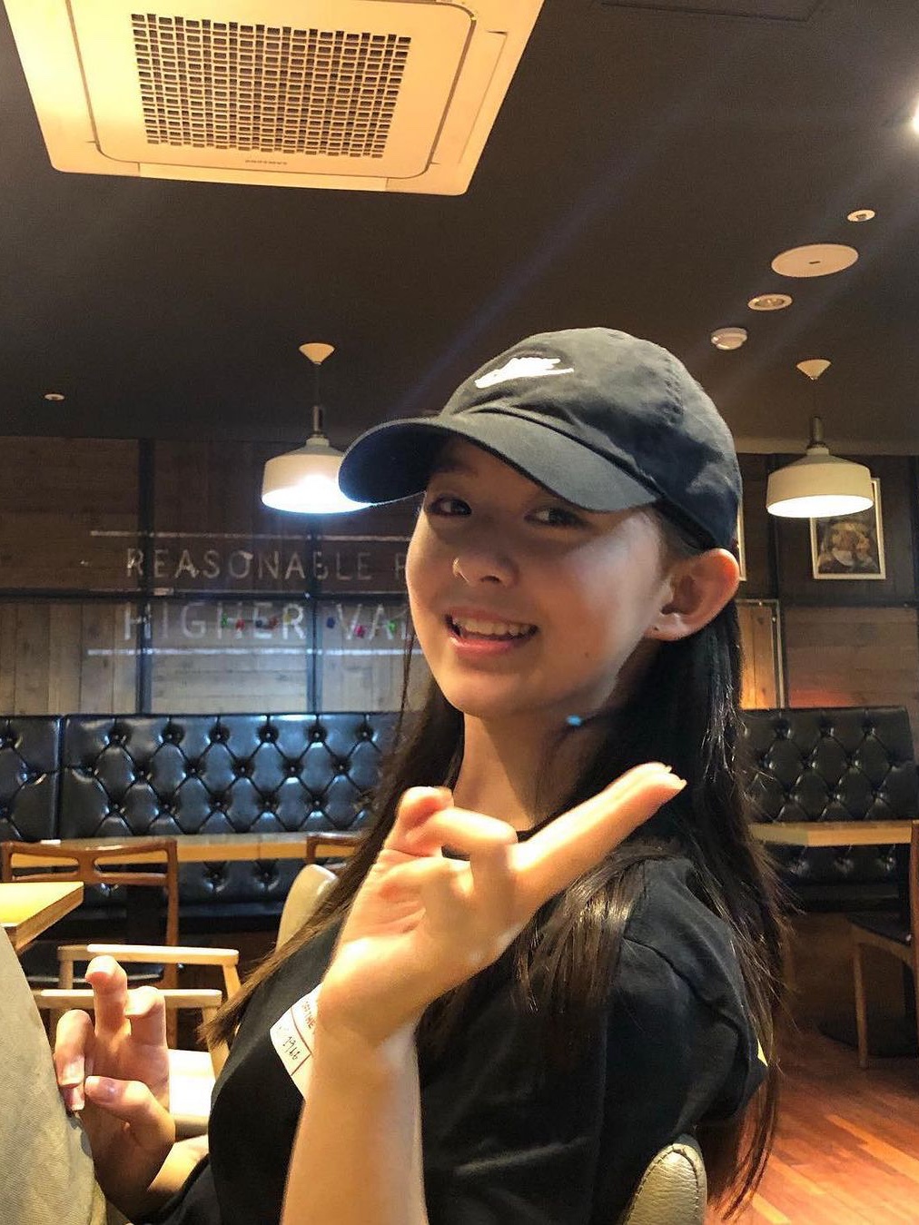 (W) Miu Miu Drill Baseball Cap White Black, Nike Heritage 86 Futura Washed Cap Black White 착용 스타일 - 2